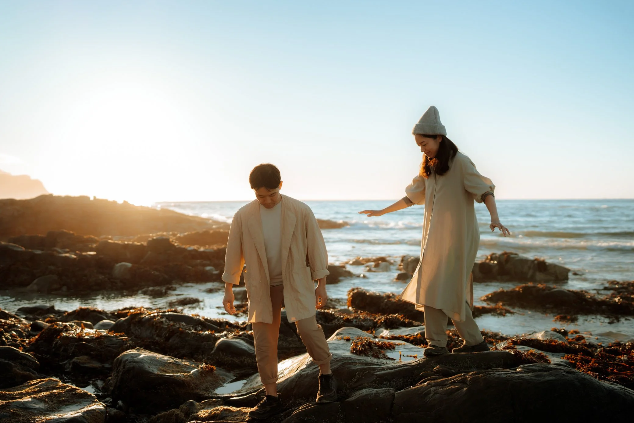 Beach-Flakstad-couple-photoshoot-5.jpg