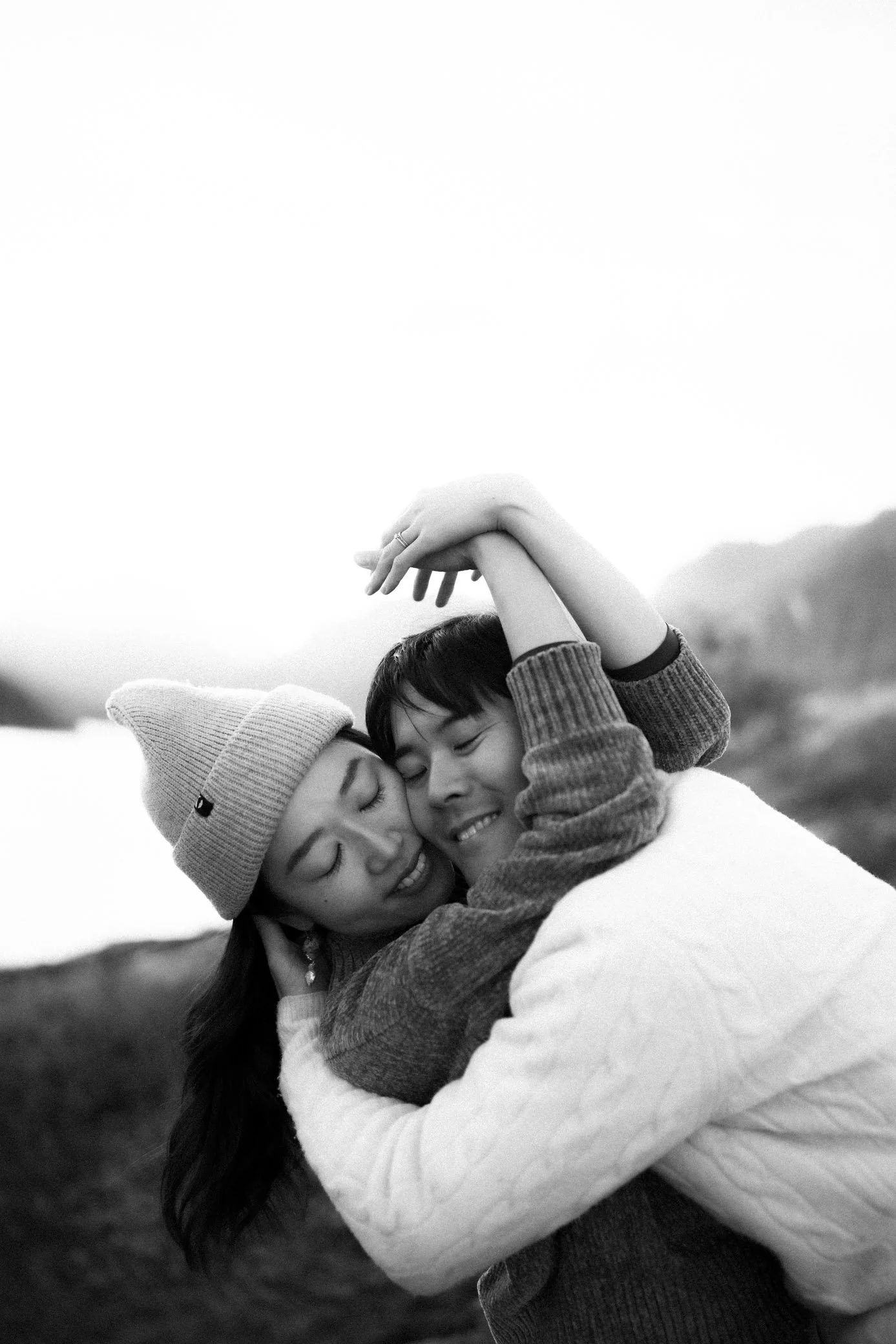 Autumn-lofoten-couple-photoshoot-16.jpg
