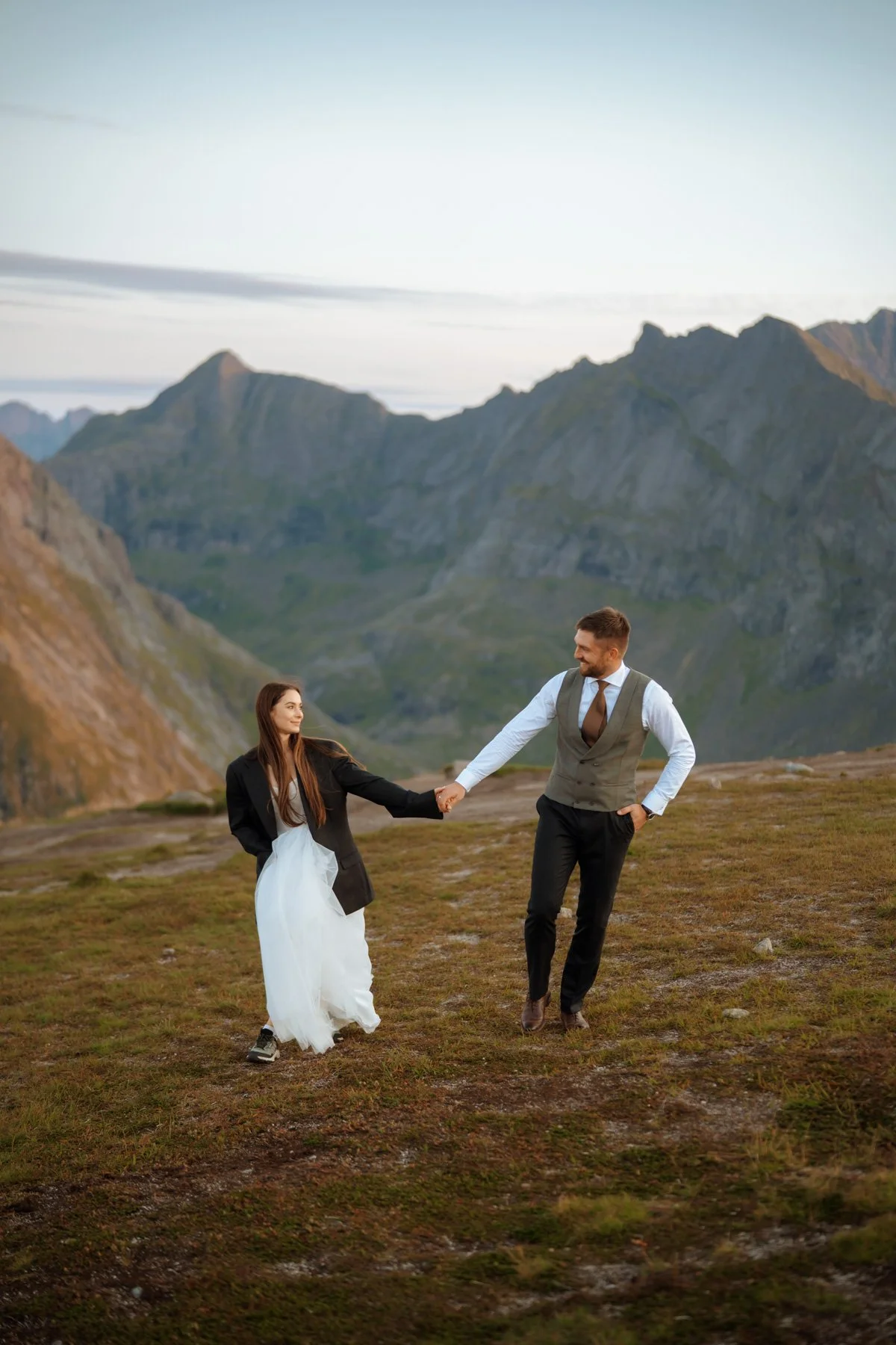 Lofoten Mountain elopement couple