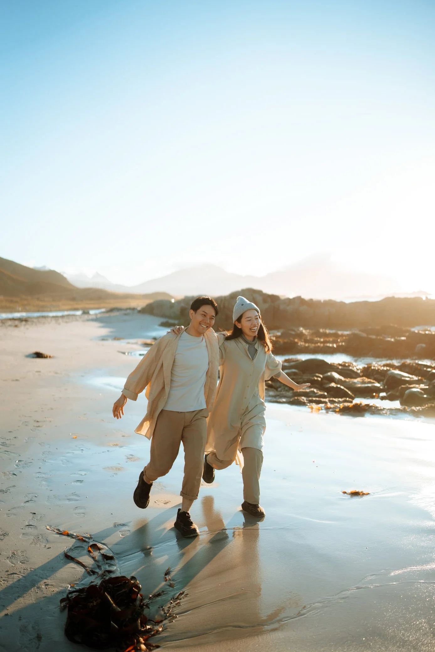 Beach-Flakstad-couple-photoshoot-1.jpg