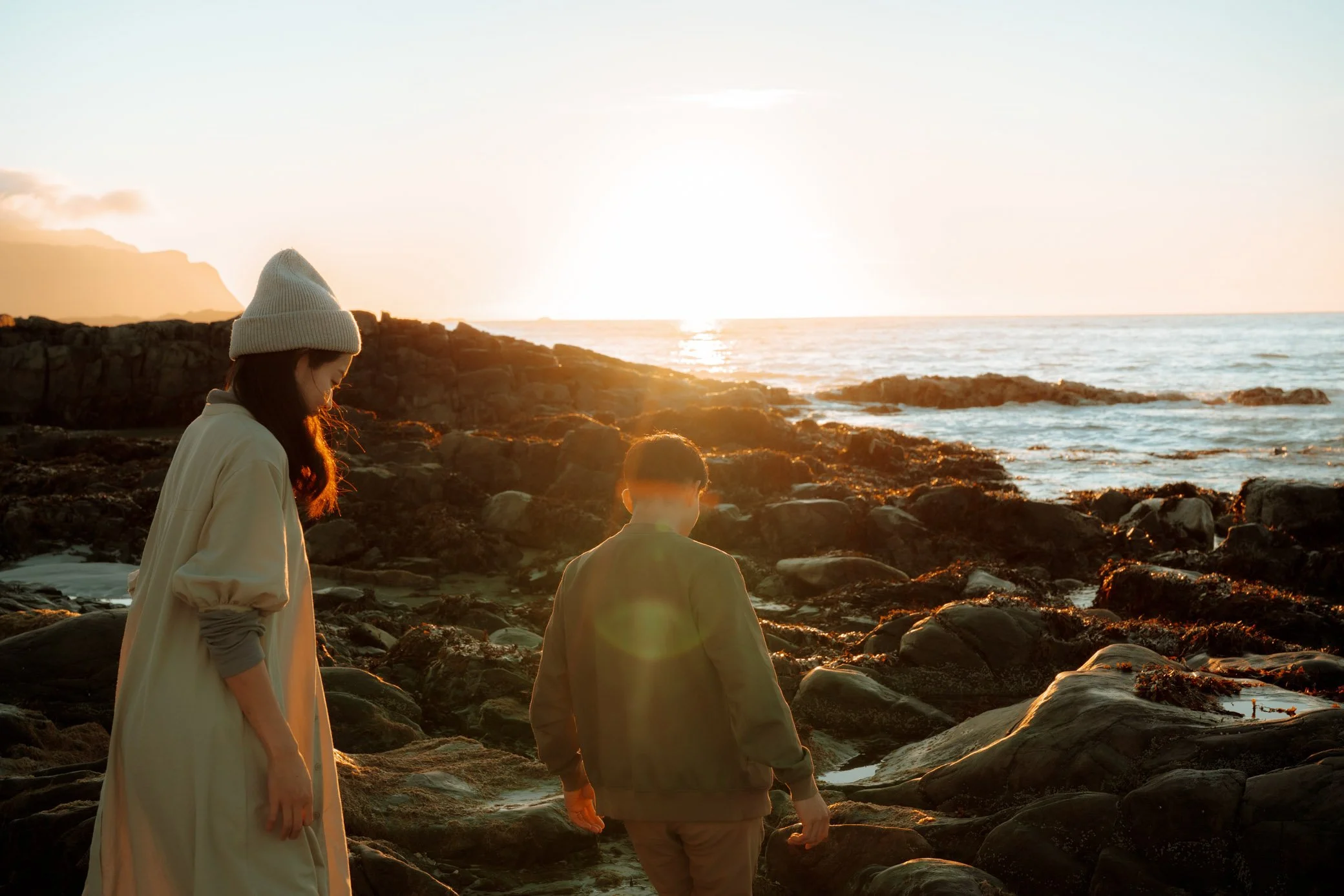 Beach-Flakstad-couple-photoshoot-19.jpg