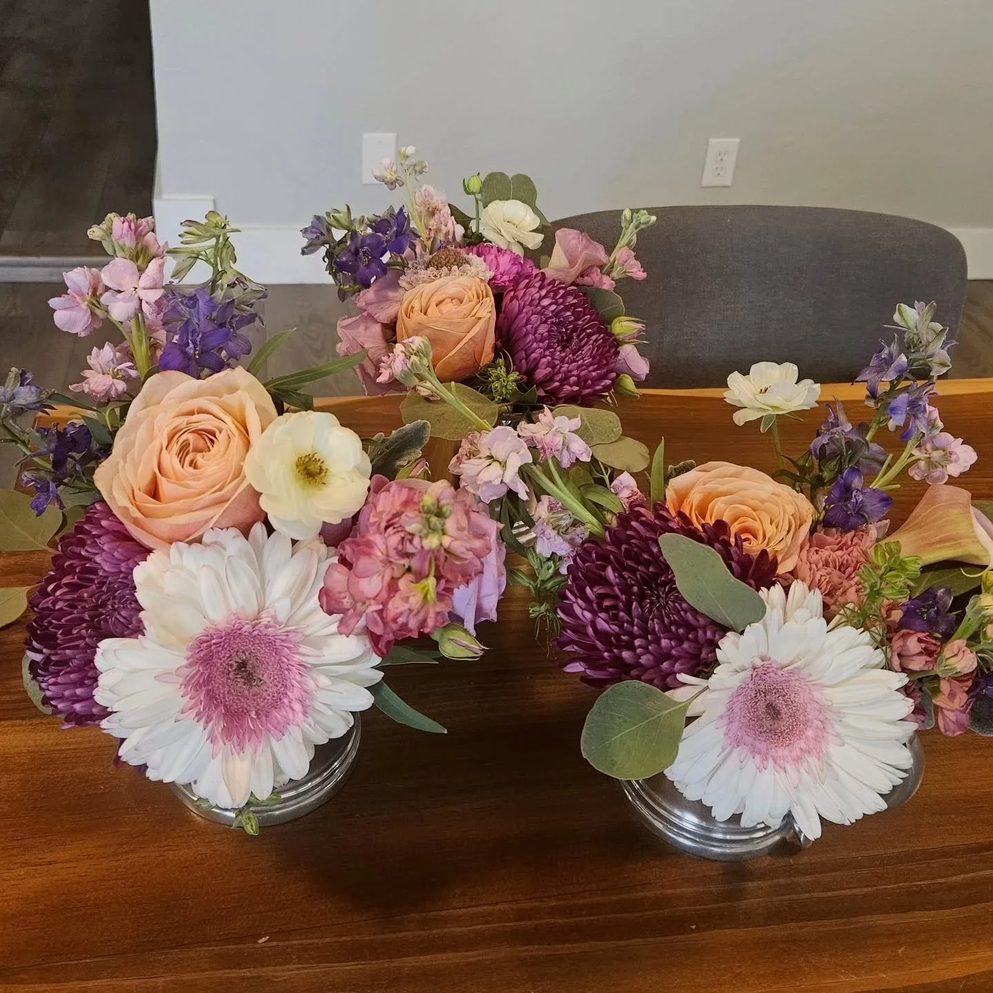 Such a sweet idea from a fellow mom! 🌸💐 Petite bouquets to celebrate their girls who worked so hard during athletic tryouts this week!! 👟 🏐

And for all the moms... you deserve a glass of wine! 🍷 

#planoflorist #shoplocal #flowerpower