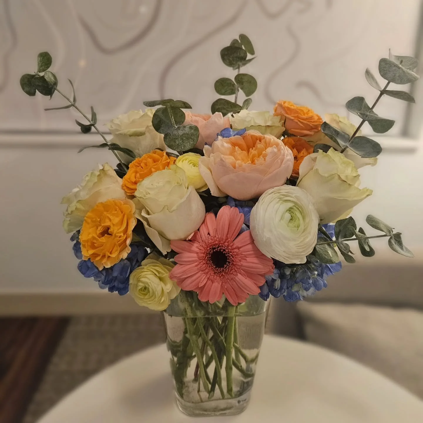 Sometimes a bloom, brightens a whole room! 🌸

#bouquetsfordays #shopsmall #dfwflorist #flowerpower