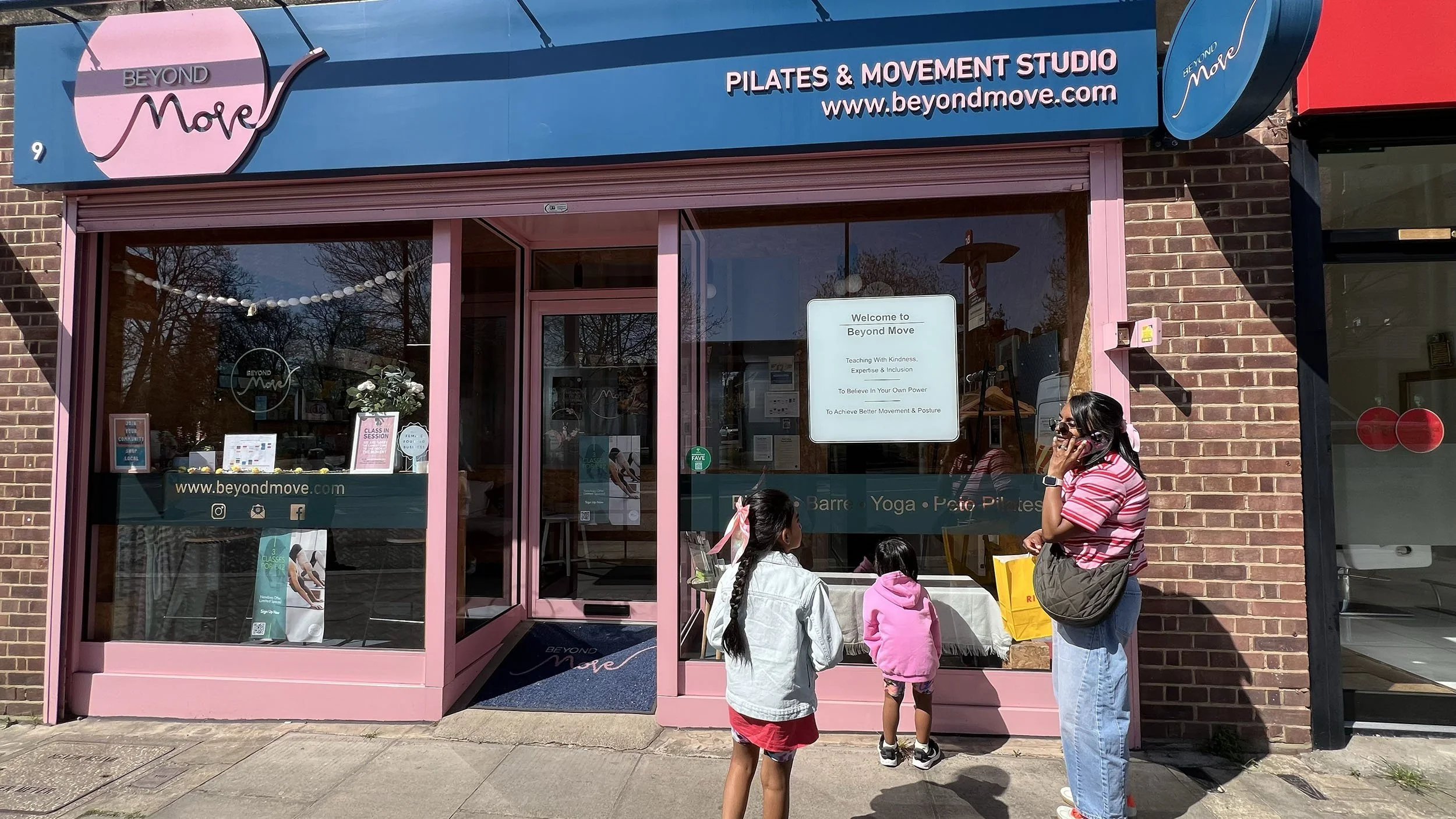 beyond-move-Barnet-PILATES-BARRE-YOGA-PRE-and-POSTNATAL-classes-our-studio-2.jpg
