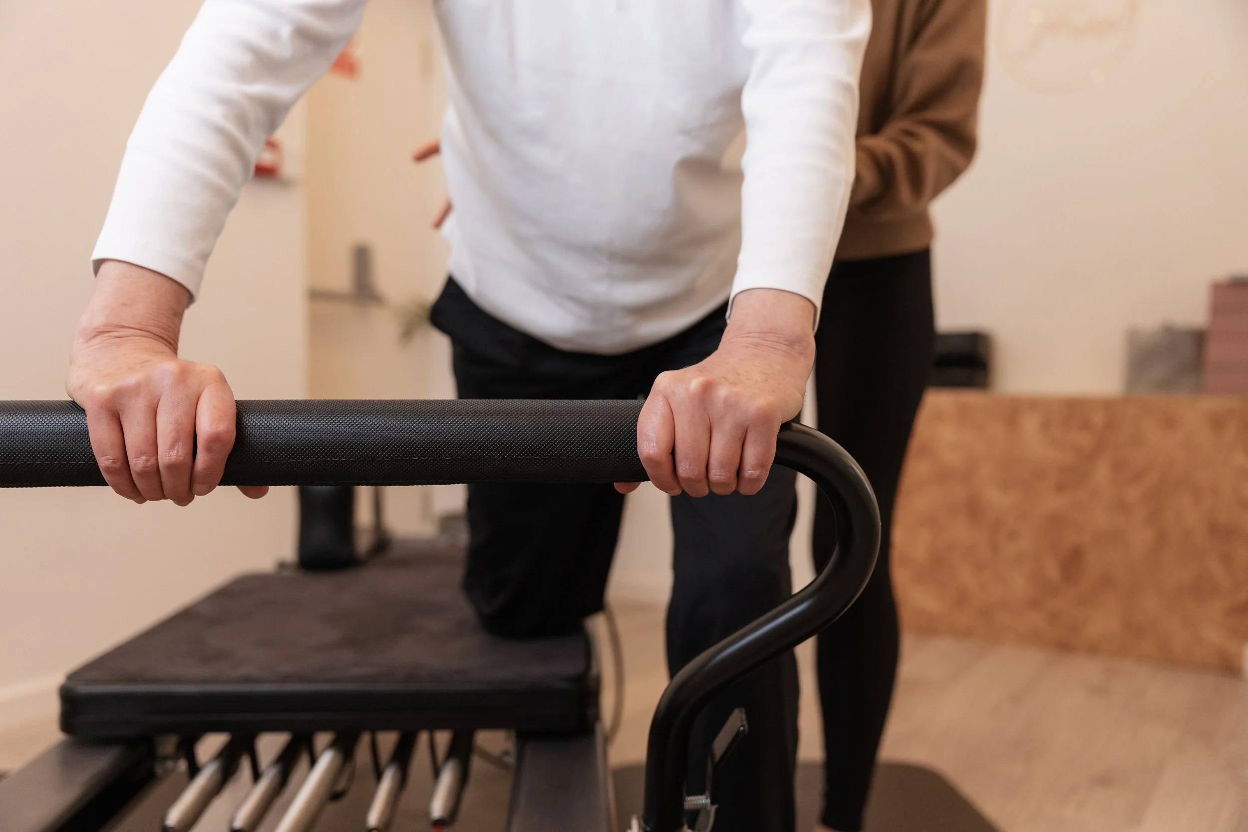 Mat vs. Reformer Pilates: Which One is Right for You?