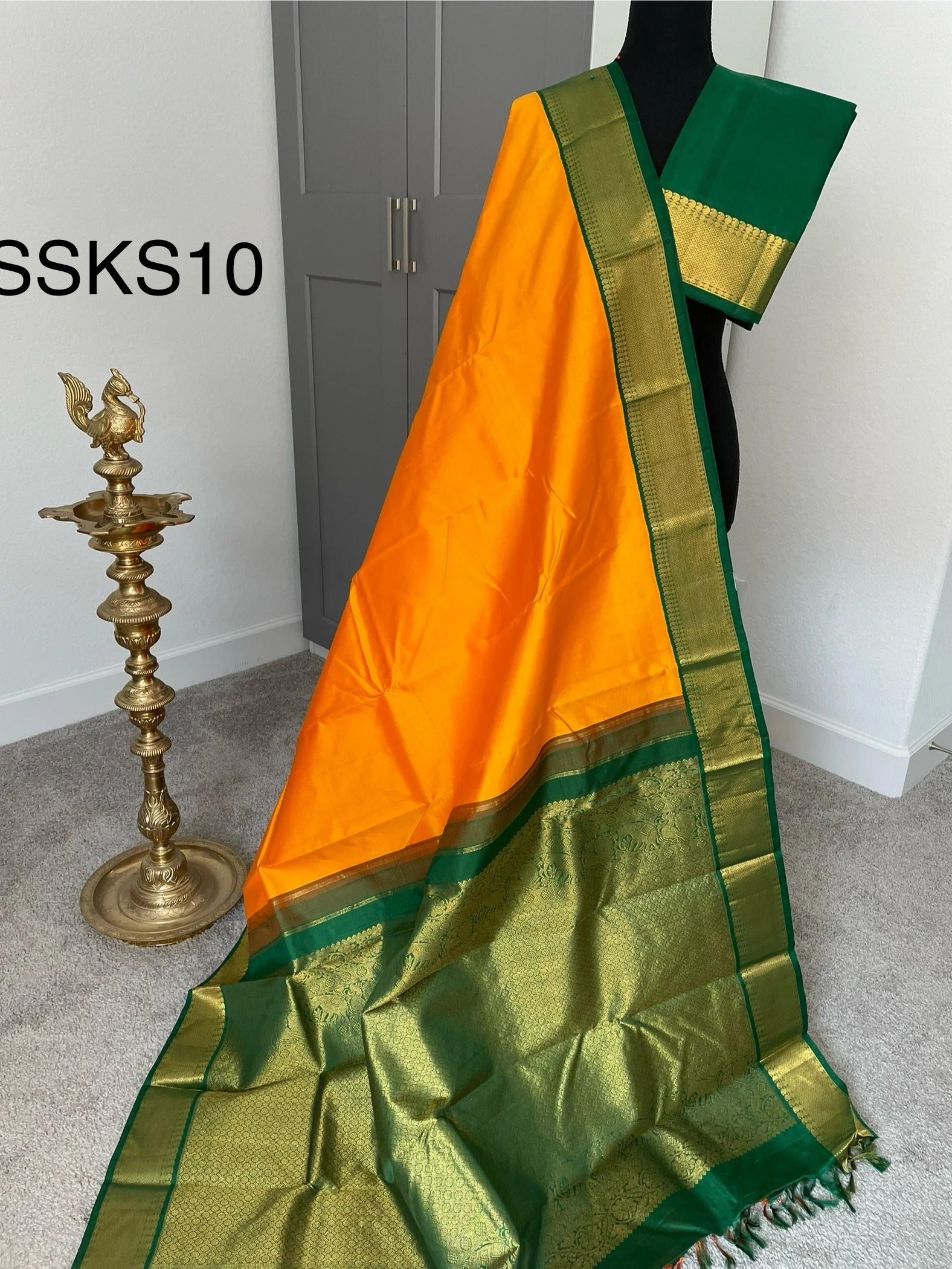 https://i.etsystatic.com/26942084/r/il/8ae616/5860514990/il_fullxfull.5860514990_havi.jpg
