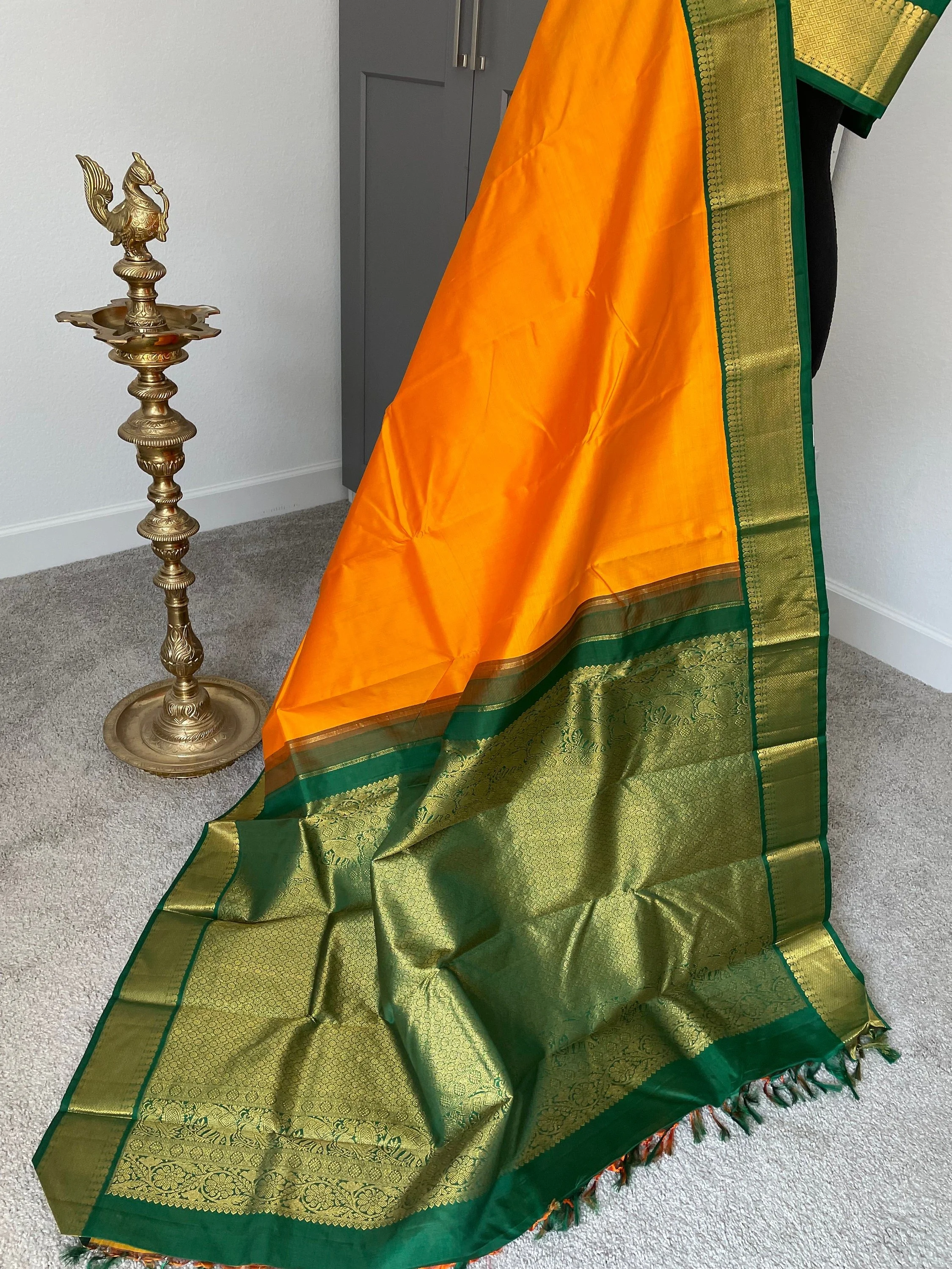 https://i.etsystatic.com/26942084/r/il/ad4998/5860515242/il_fullxfull.5860515242_bvmw.jpg
