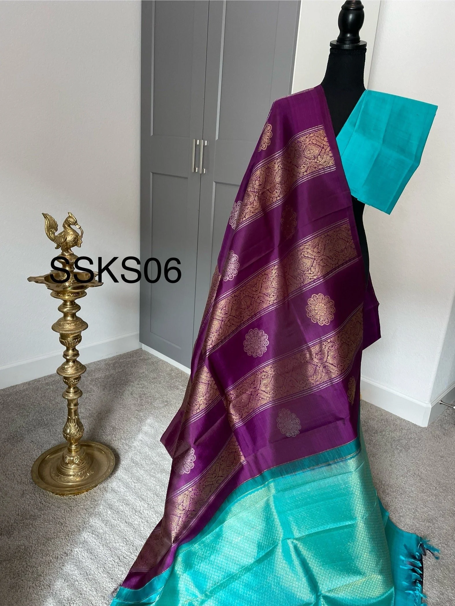 https://i.etsystatic.com/26942084/r/il/1e1654/5908389739/il_fullxfull.5908389739_7b3k.jpg