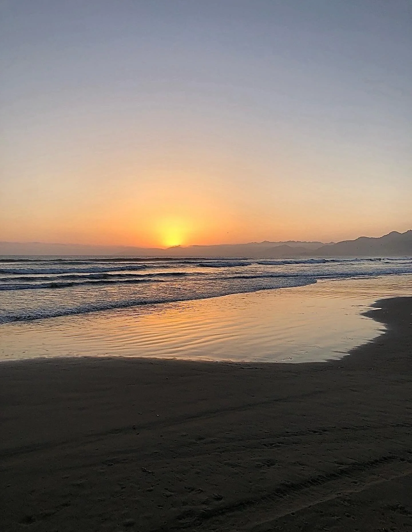 Peaceful Ocean Thoughts  Click link for today&rsquo;s Paths of Joy Daily Inspiration  https://www.pathsofjoy.com/blog-1-1/peaceful-ocean-thoughts-