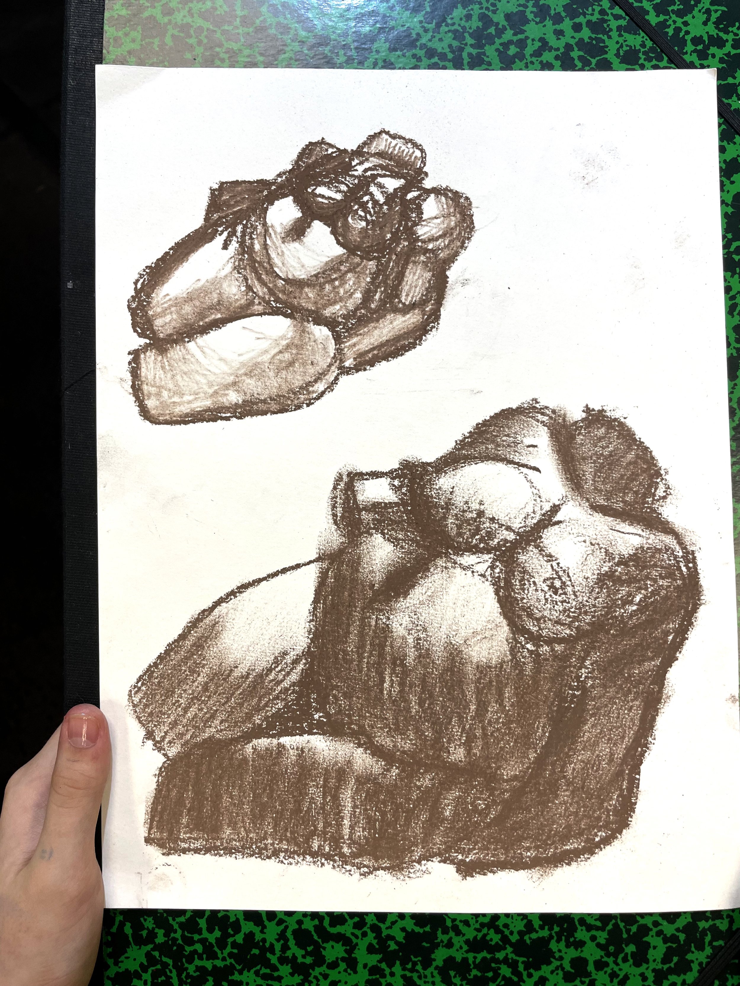 Carnet libre dessin carré conté pastel sec.jpeg