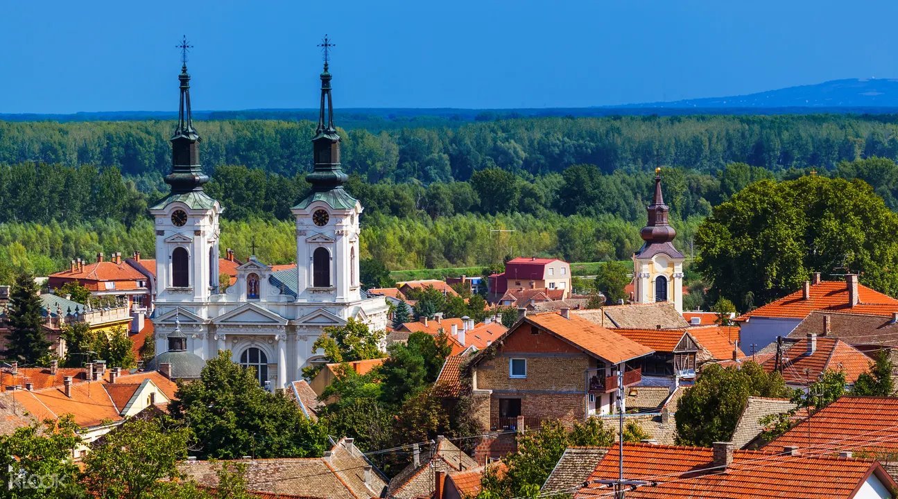 Сремски Карловци – Град традиције, вина и историје