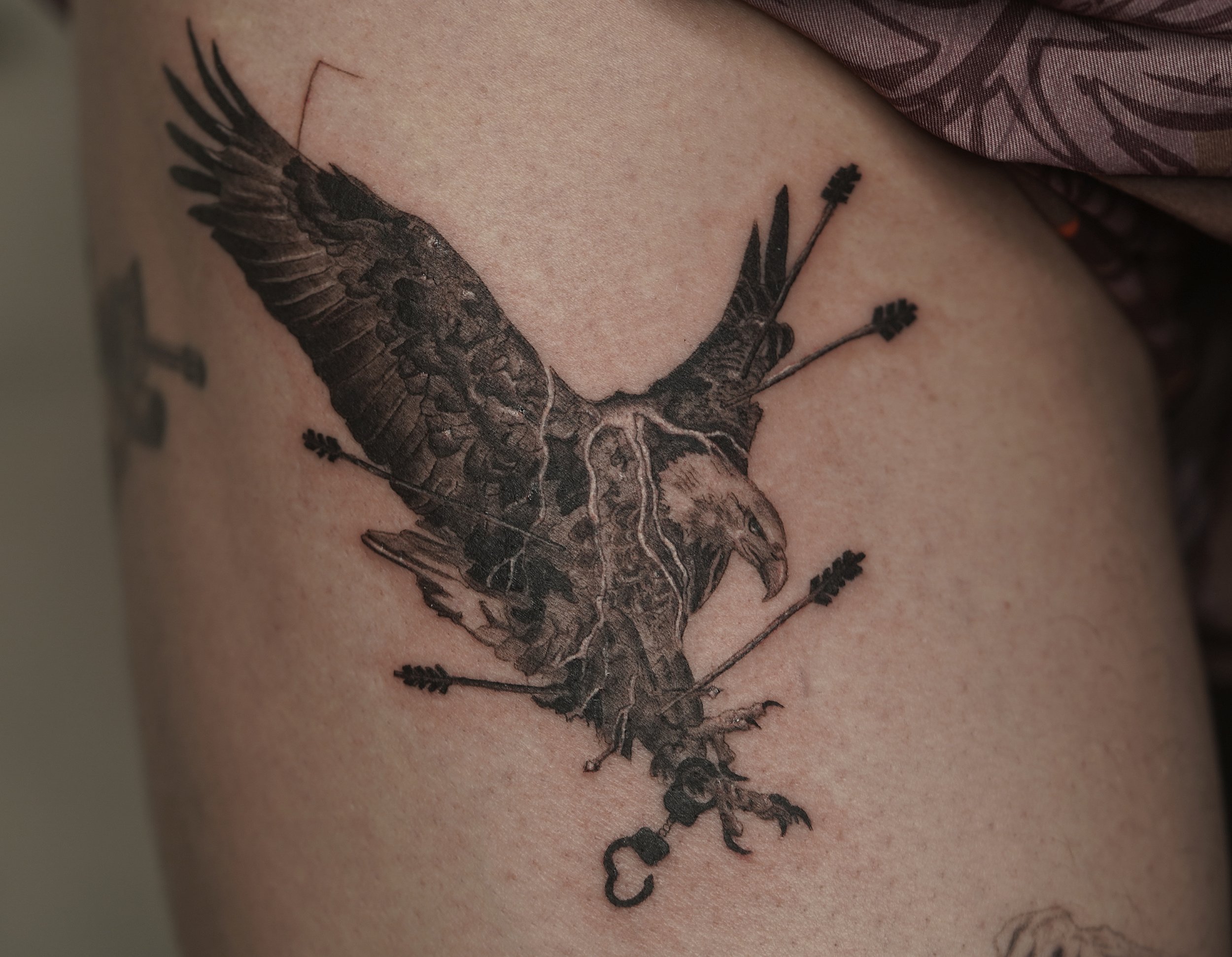 Lotus In the Pond Tattoo Studio - Eagle micro-realism