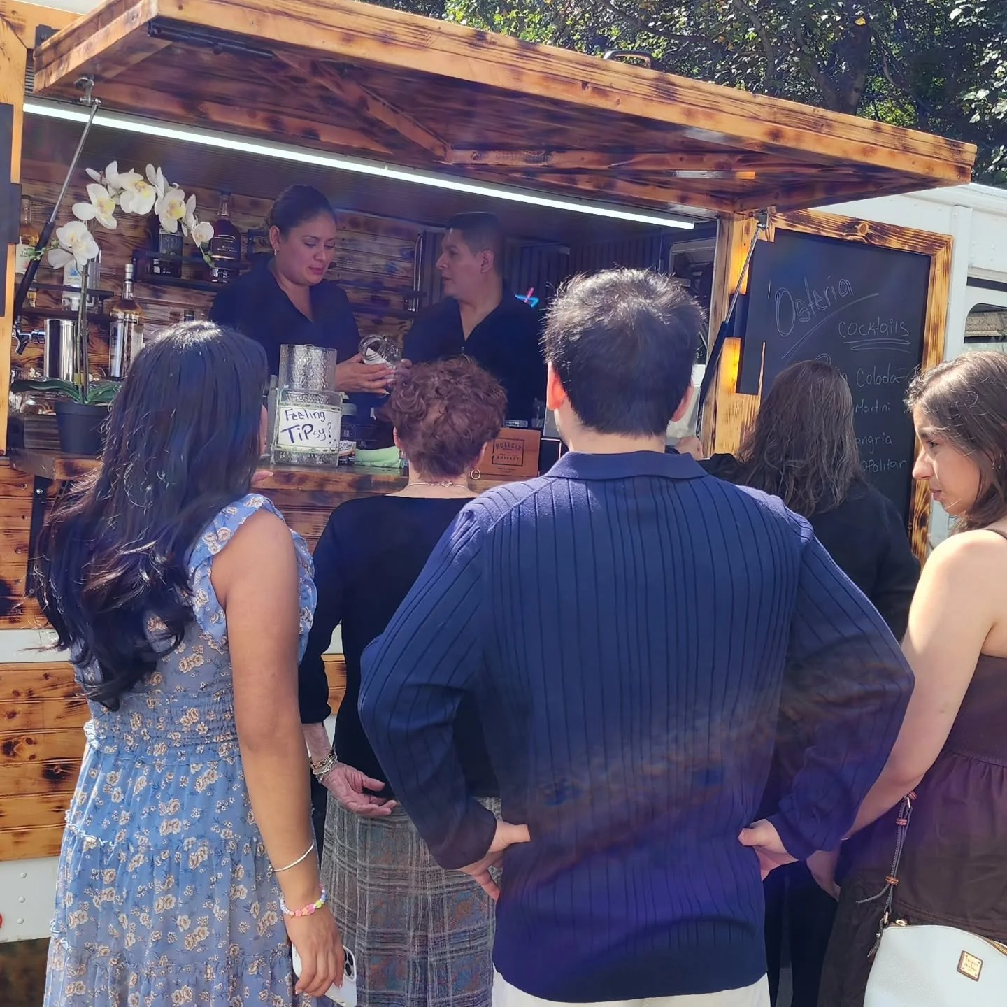 🍸 Mobile Bar for Any Social Event
We bring the party to you with unique cocktails, professional service, and a stylish setup that will make your event unforgettable. 🥂
✨ Weddings | Birthdays | Quincea&ntilde;eras | Corporate | Private Events
📲 Boo