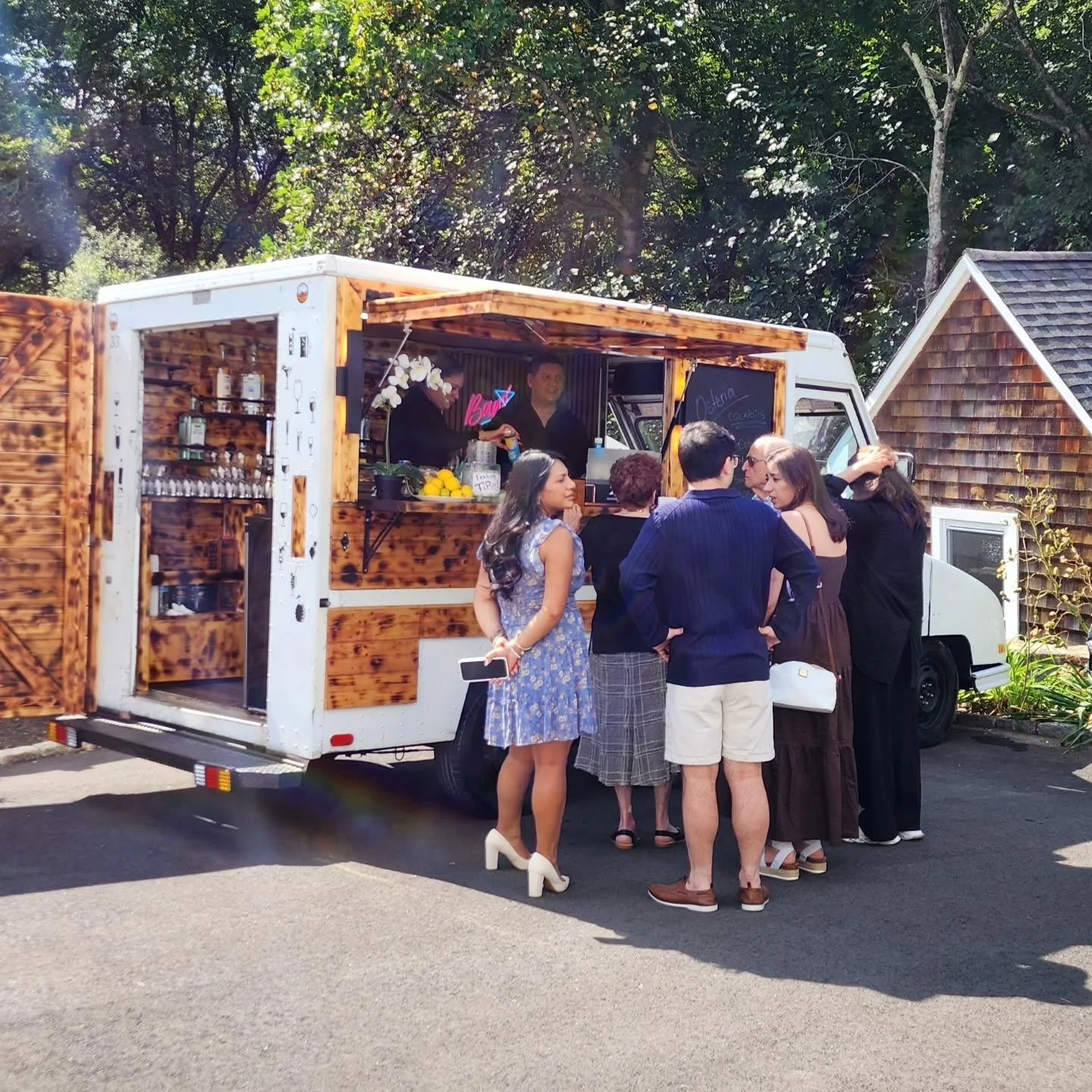 🍴 OSTERIA CATERING &amp; MOBILE BAR SERVICE 🍸

We bring elegance and flavor to your event:
✅ Authentic Italian Food Service
✅ Professional Waiters &amp; Bartenders
✅ Rental of linens, tableware, plates &amp; utensils
✅ Mobile Bar for any occasion

