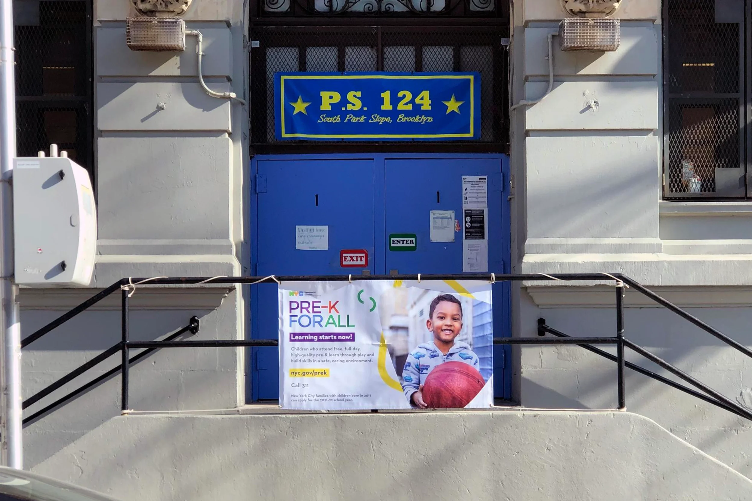  Creative leadership and visual strategy for citywide Pre-K enrollment campaign.  
Studio/Client: NYC Department of Education—  View more on Behance  ; Role: Graphic Design and Creative Direction