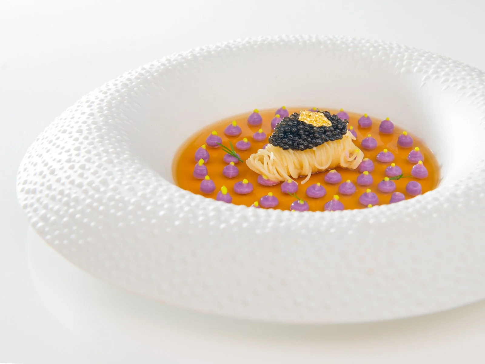 KING-CRAB-CAVIAR-GOLD-King-crab-capellini-oscietra-caviar-purple-cauliflower-puree-gold-leaf_result.jpg