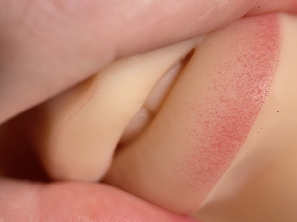 lip-blush-first-saturation-layer-fake-skin.