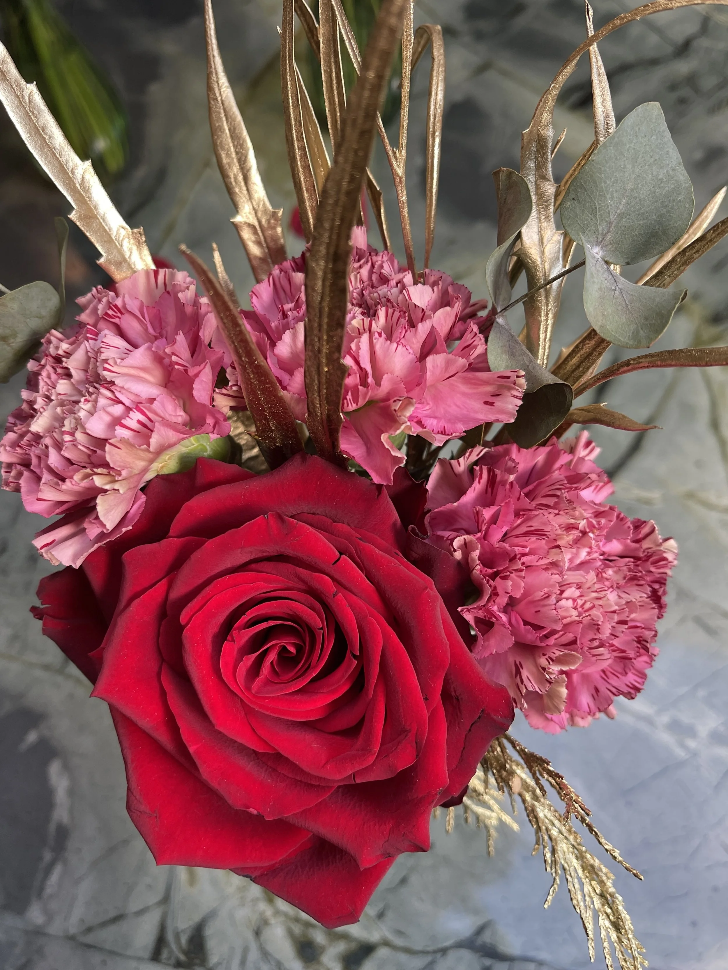 St-ROSE Golden Blush Bud-Vase Arrangement