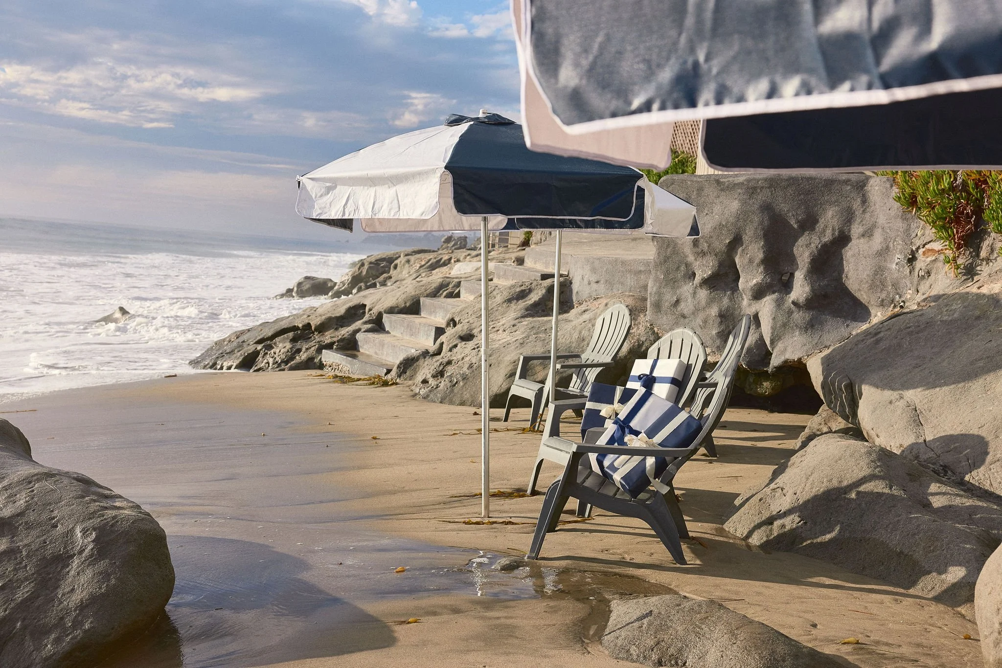  Holiday Special  
 Book two nights and receive the third night on us  
 Learn More 