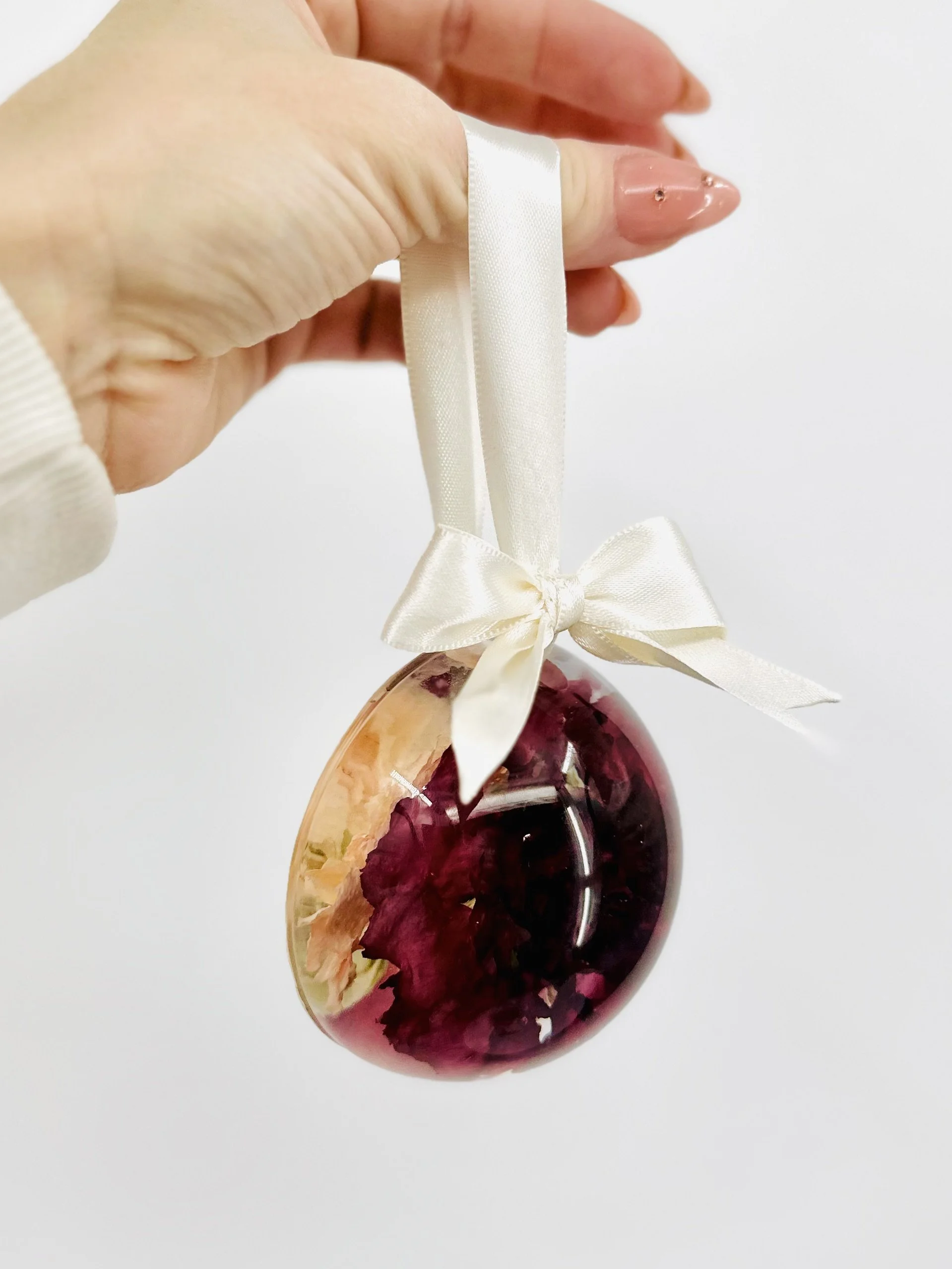 memorial flowers preserved in custom Christmas ornament