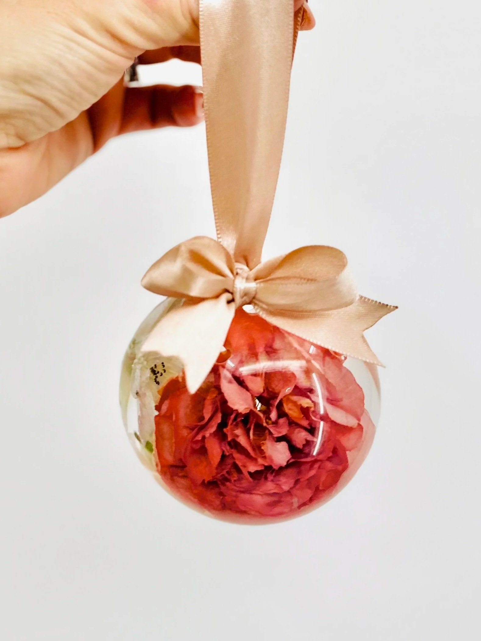 Wedding bouquet preserved in custom floral resin block – Omaha floral preservation artist