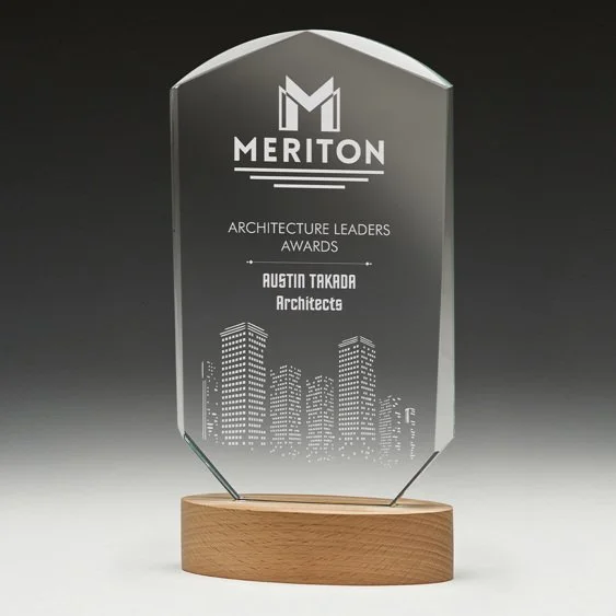 QT06 - Omega Award (235mm)