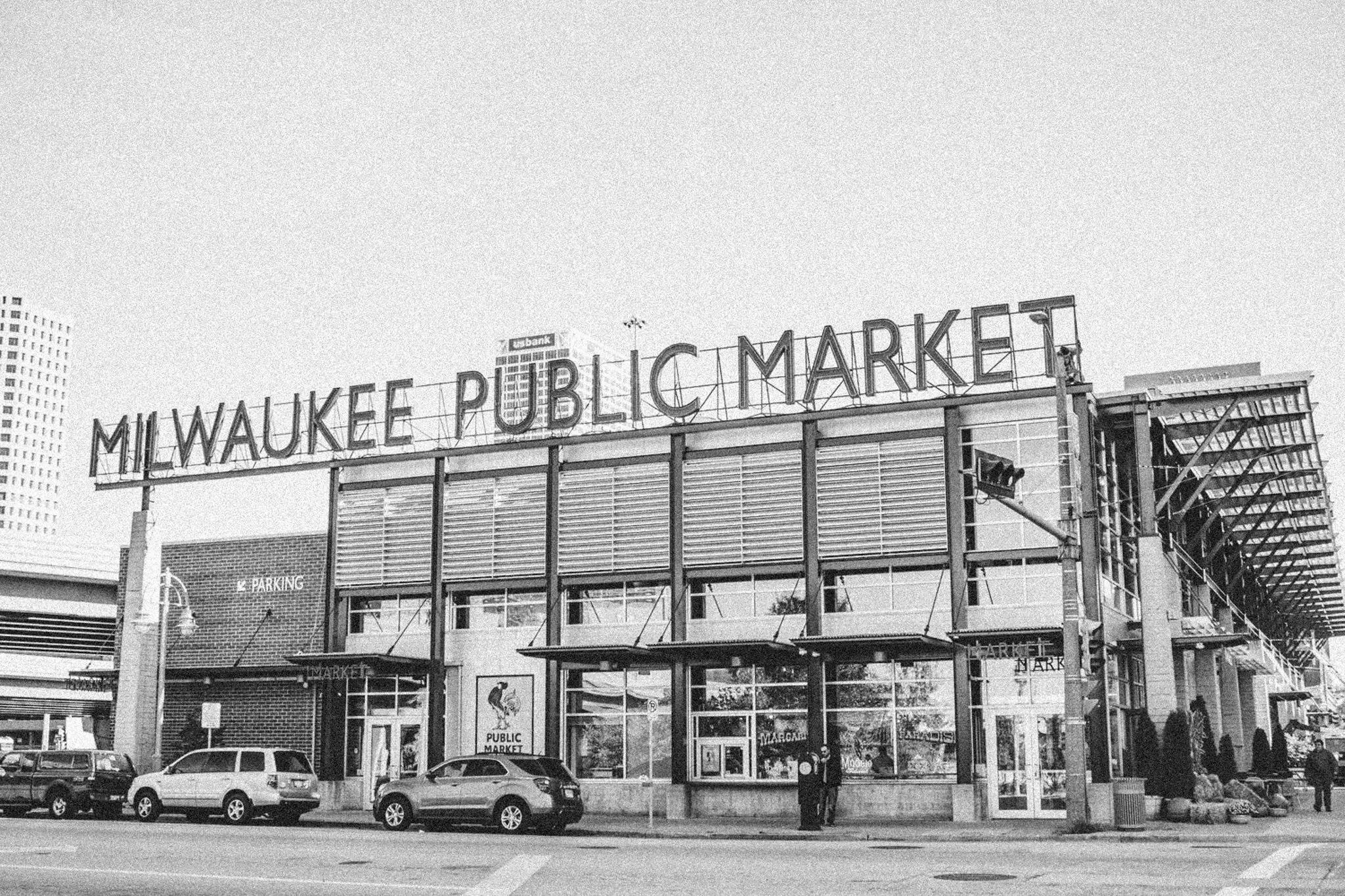 Historic Third Ward: Once a warehouse district, the Historic Third Ward is now Milwaukee’s creative hub, home to art galleries, indie boutiques, cozy cafés, and the lively Public Market.