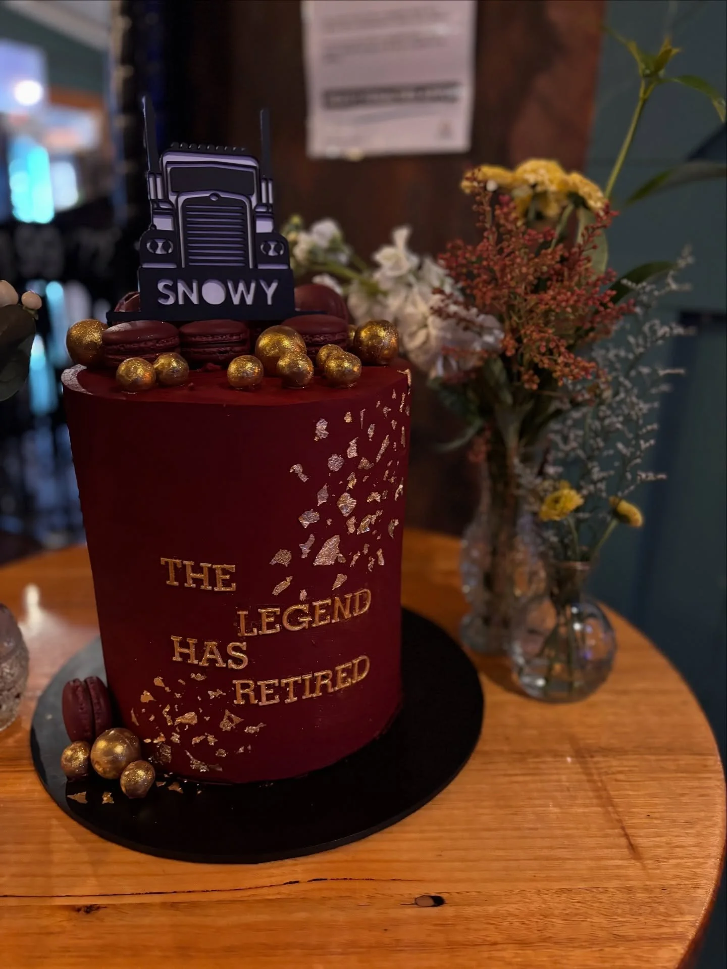 Had the pleasure of being in charge of styling for a retirement party. When a legend of the road works community retires.. it’s worth going all out!
With amazing vendors…it was a dream to put together
Venue: @hopfields_brewery 
Cake: @c