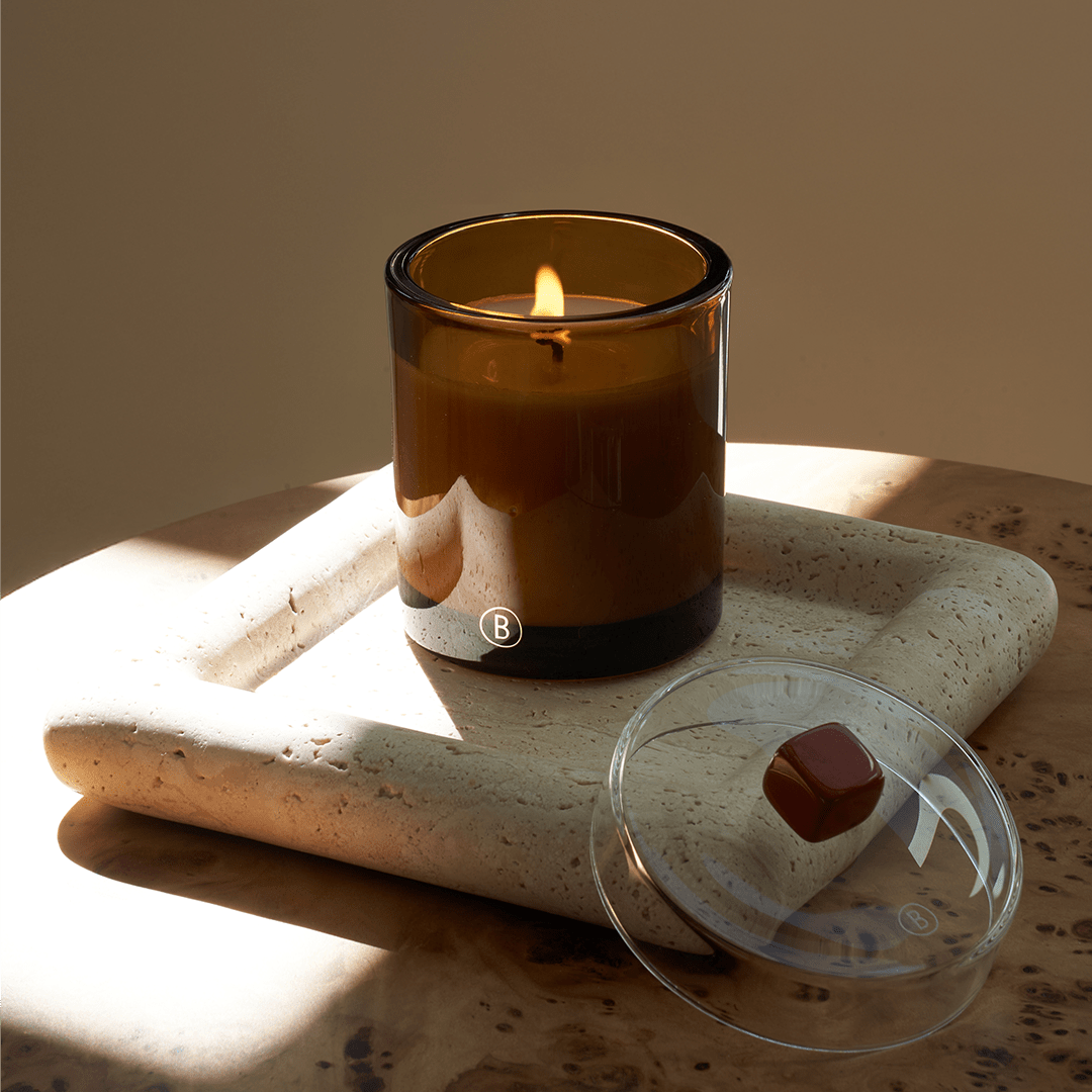 black-blaze-depaysement-scented-candle-7493389.png