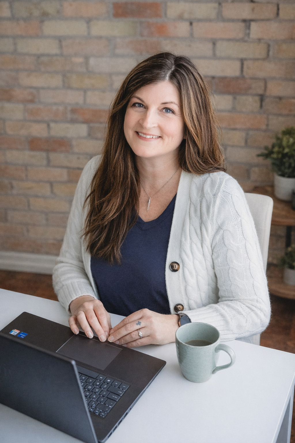 Bobbi Jo Hamilton, somatic mental health therapist and yoga teacher at Northwoods Velvære Studio.