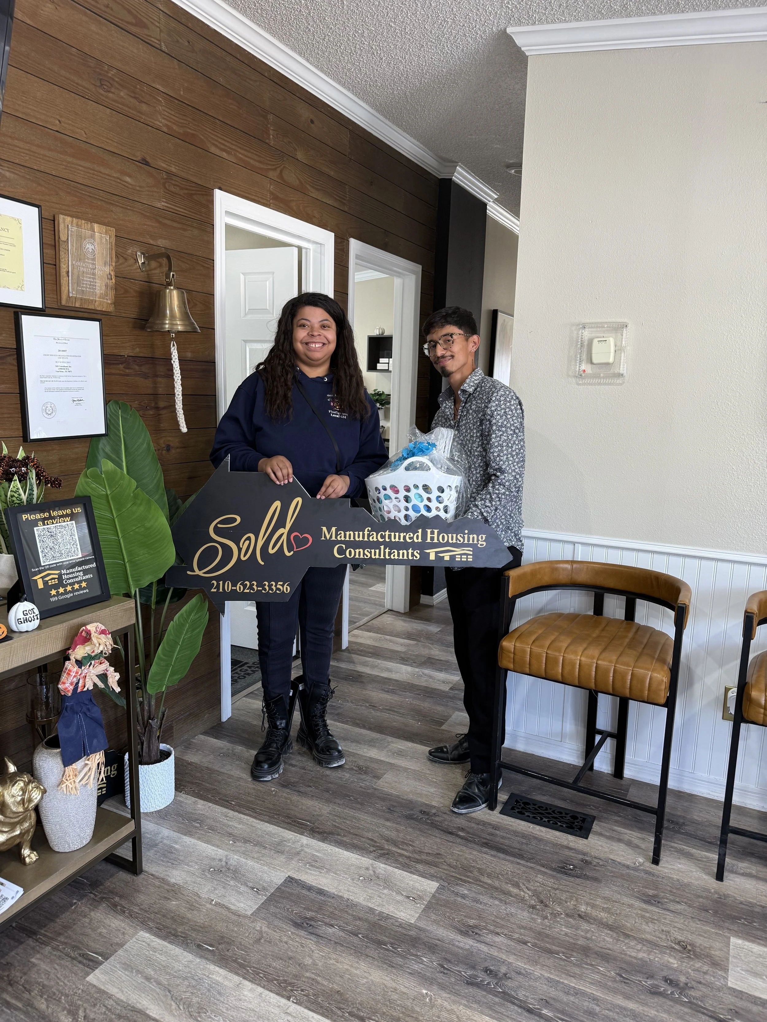 Axel with happy customers who found their perfect manufactured, modular, or mobile home in Texas. See real families celebrating great deals, smooth service, and the moment they receive the keys to their new affordable homes.
