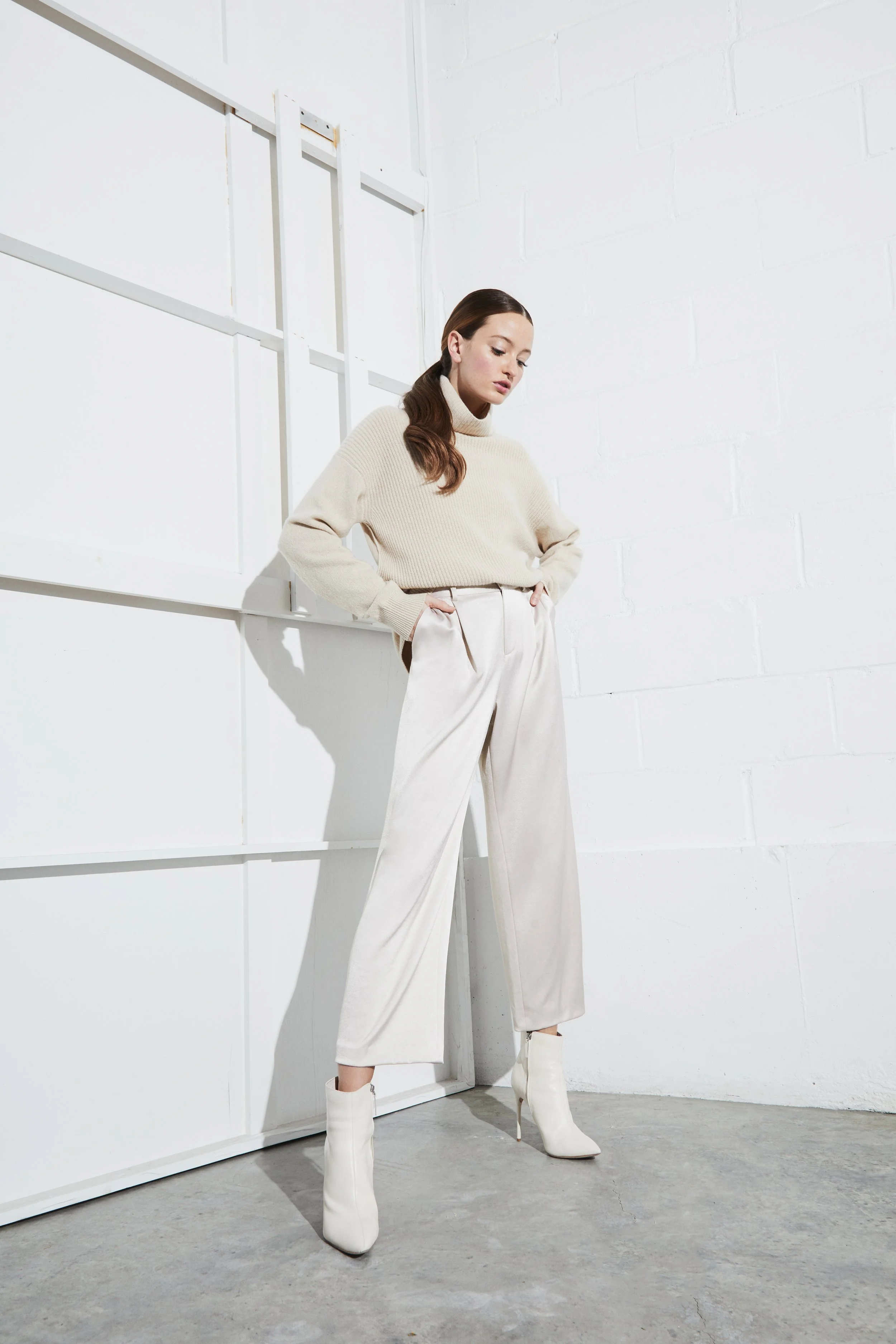 191102_ALICE+OLIVIA_SHOT11_031.jpg