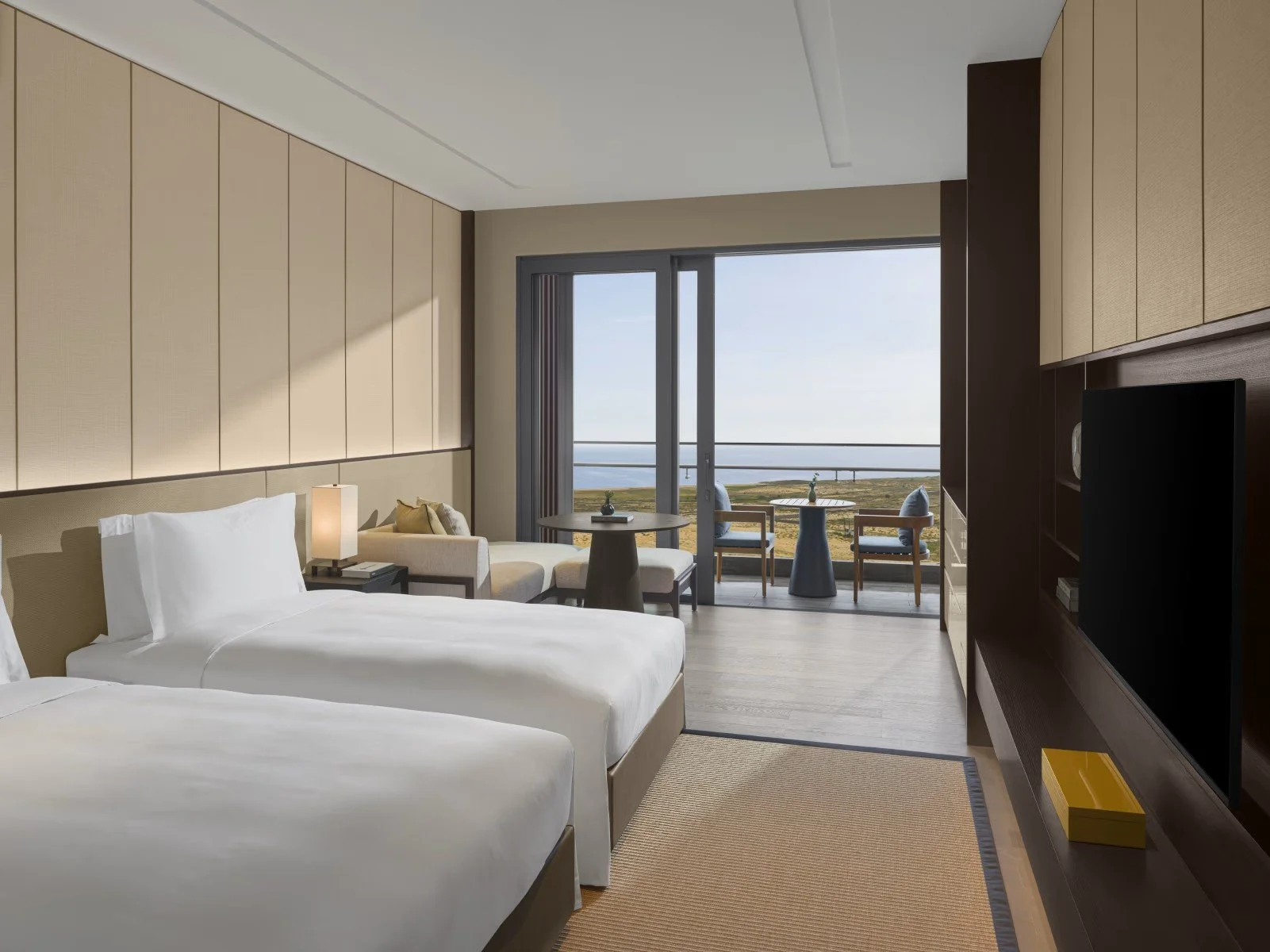 New World Hoiana Hotel Superior/Deluxe Twin