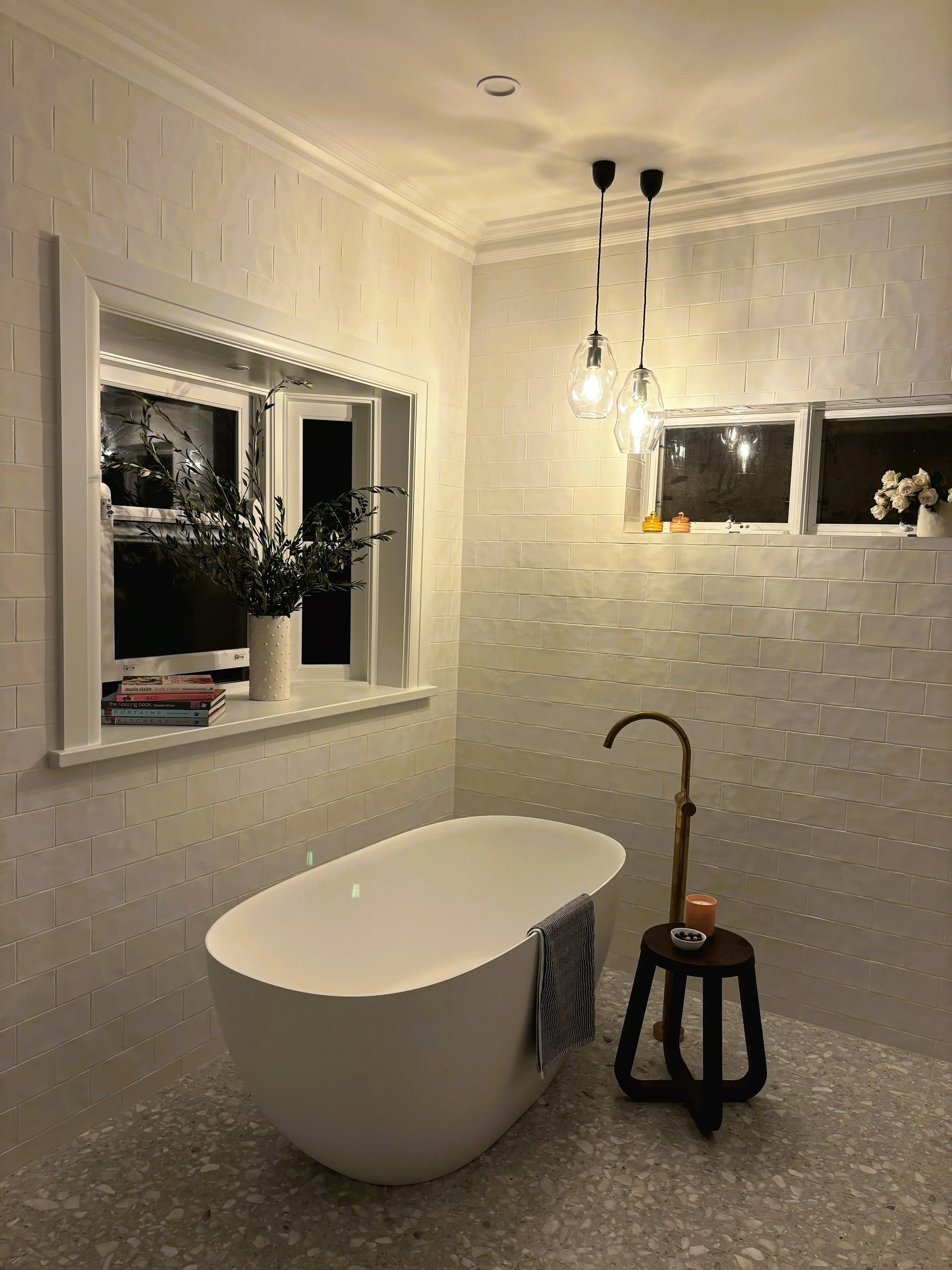 A Roseville MBath UP 1P.JPG