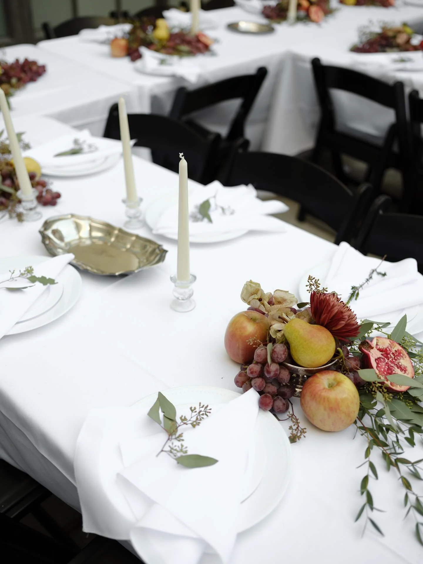 Little details, big love. Andy + Jacob&rsquo;s 10.3.25 wedding day brought together fruit-inspired accents and carefully thrifted decor to create something truly one-of-a-kind. 💫

Andy &amp; Jacob&rsquo;s Vendors: 
Venue: @grey_lb 
Coordinator: @vow