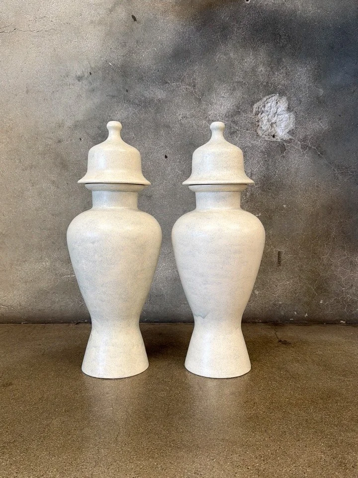 A timeless silhouette with a contemporary finish. These white speckled ginger jars offer soft texture, clean lines, and effortless versatility. 

Available now at @urbanamericana 

#HomeDecor #GingerJars #InteriorStyling #DesignInspo #MinimalistDecor