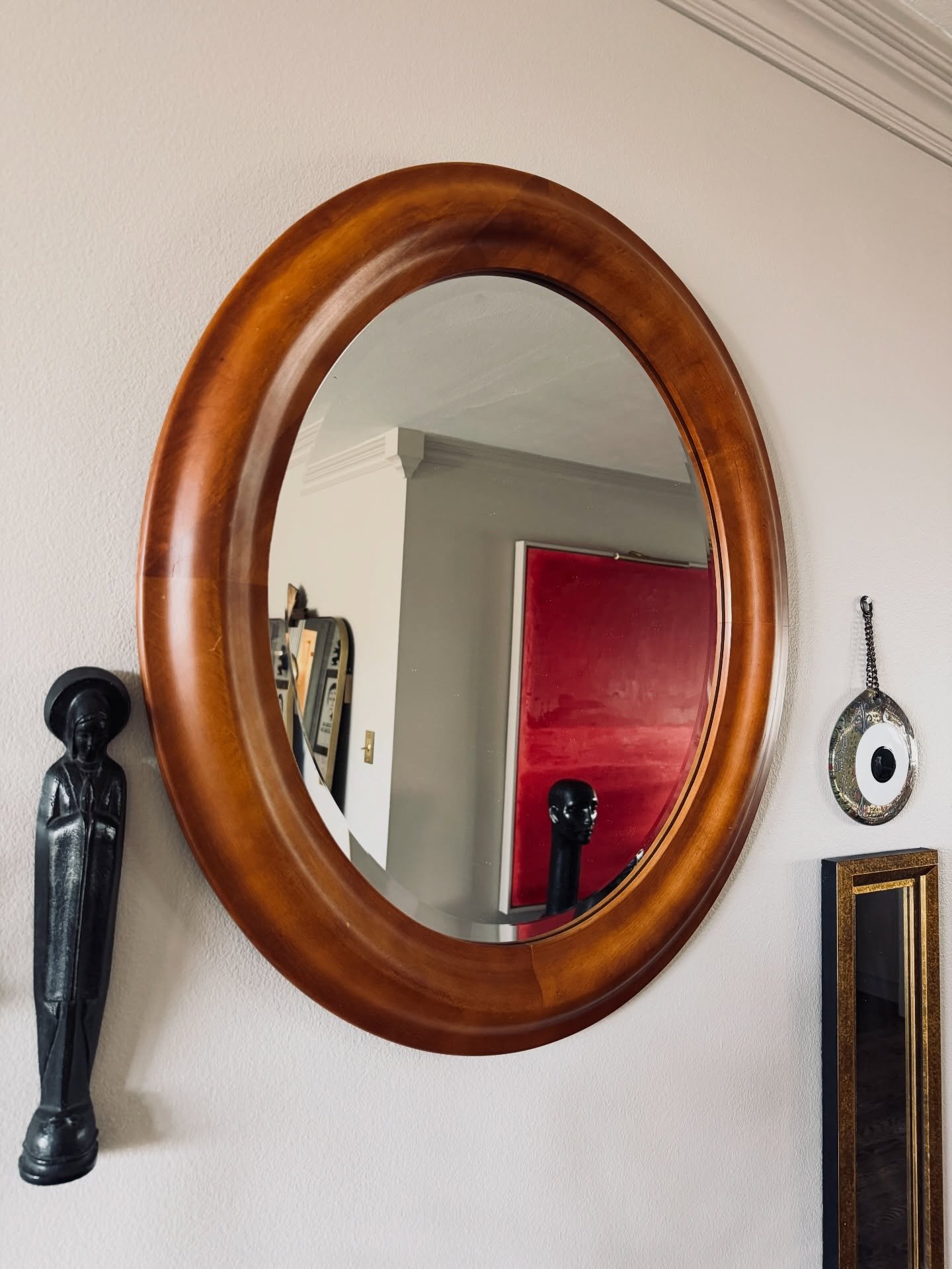 A beautiful mid-century teak oval mirror. A gorgeous piece that brings instant warmth and soul to a space. 

Now available in our space at @urbanamericana. 

#shopvintage #midcenturydesign #vintagemirror #teakmirror #collectedhome