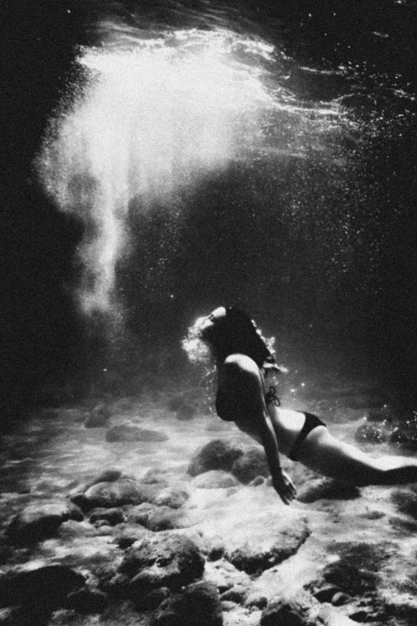 alex underwater - yannis rousounelos -02.jpg