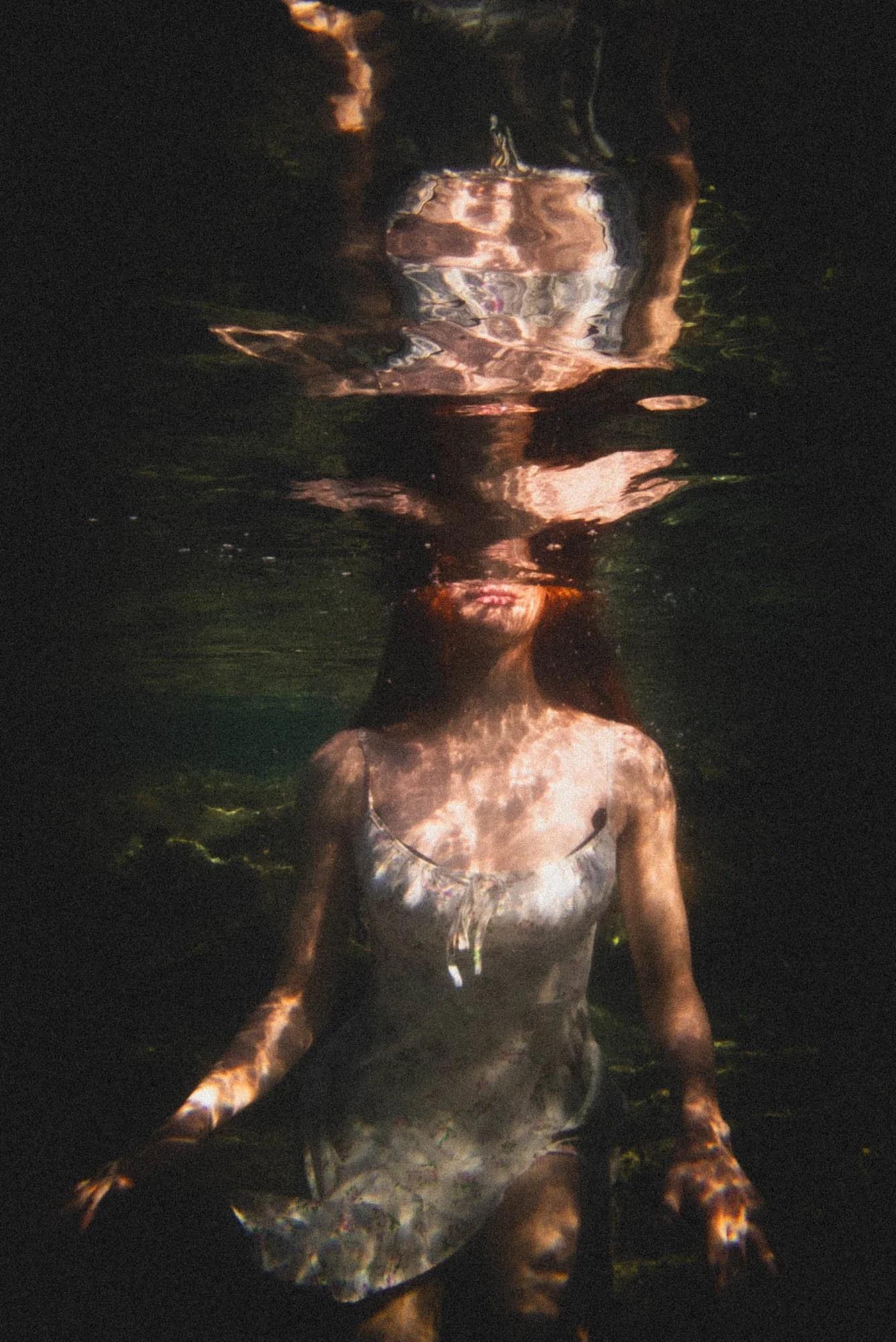 annika_underwater_rousounelos_05.jpg