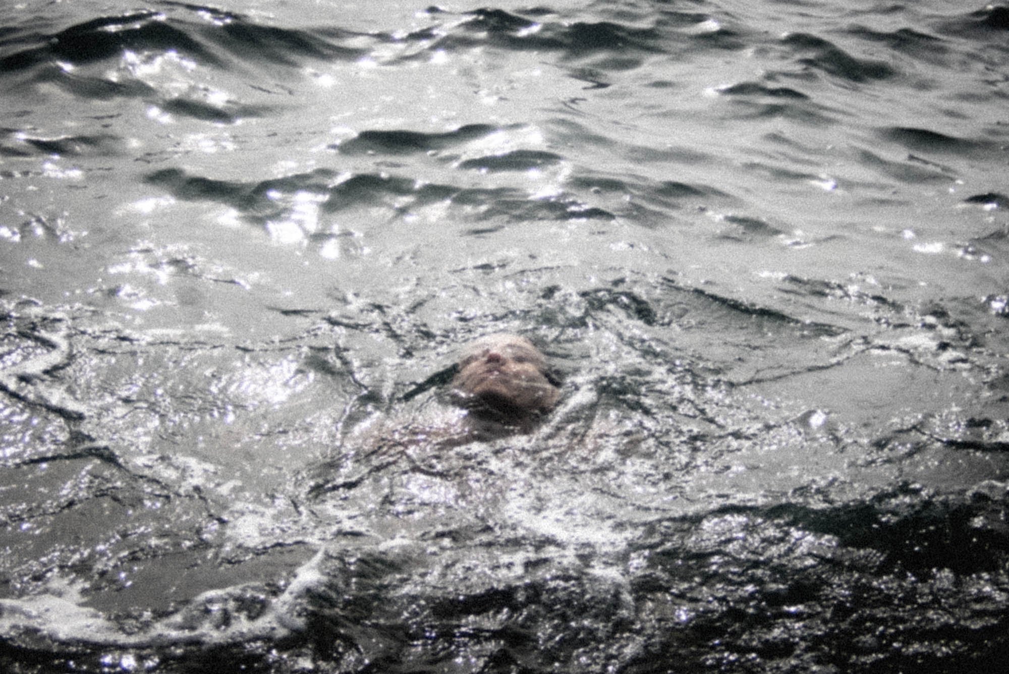 nichole underwater - yannis rousounelos -04.jpg