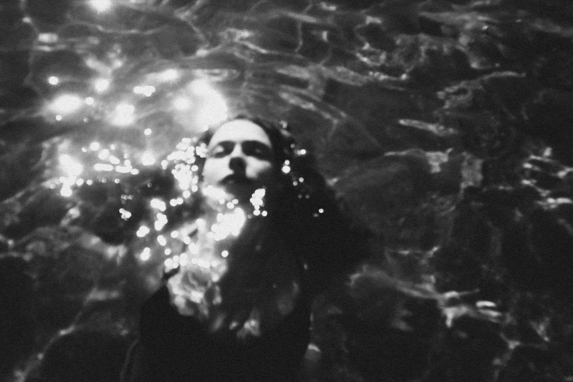 annika_underwater_rousounelos_12.jpg
