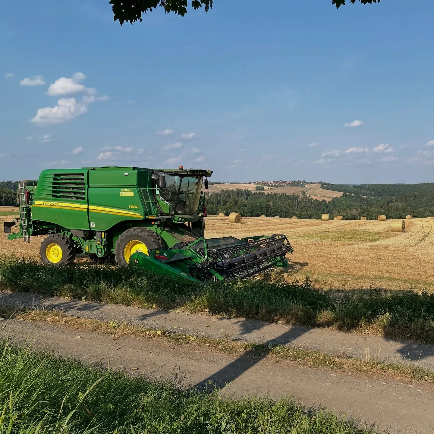Der Gute hat jetzt bis n&auml;chstes Jahr Feierabend. #landwirtschaft #landwirt #m&auml;hdrescher #johndeere #ernte2025 #ernte #feierabend