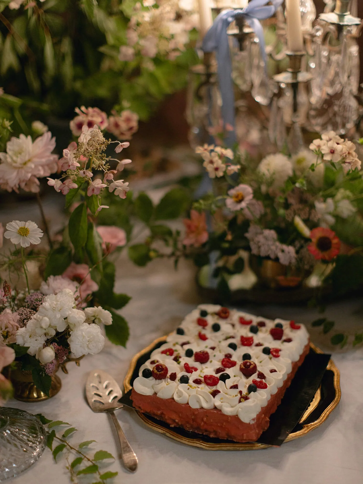 chateaudugrandluce-party-hollyclarkphotography-h-430.jpg