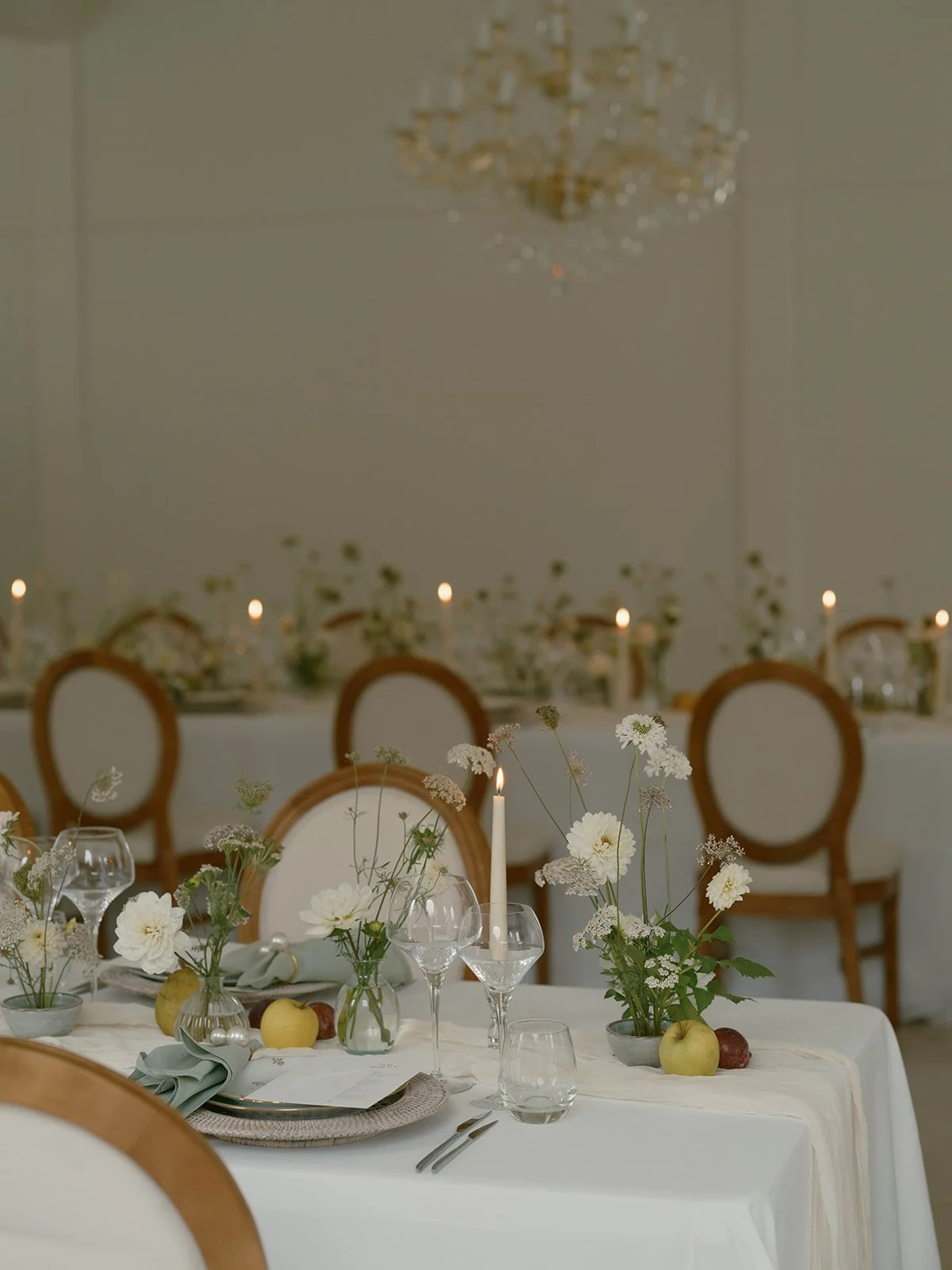 sustainable-floral-installation-reception.jpg