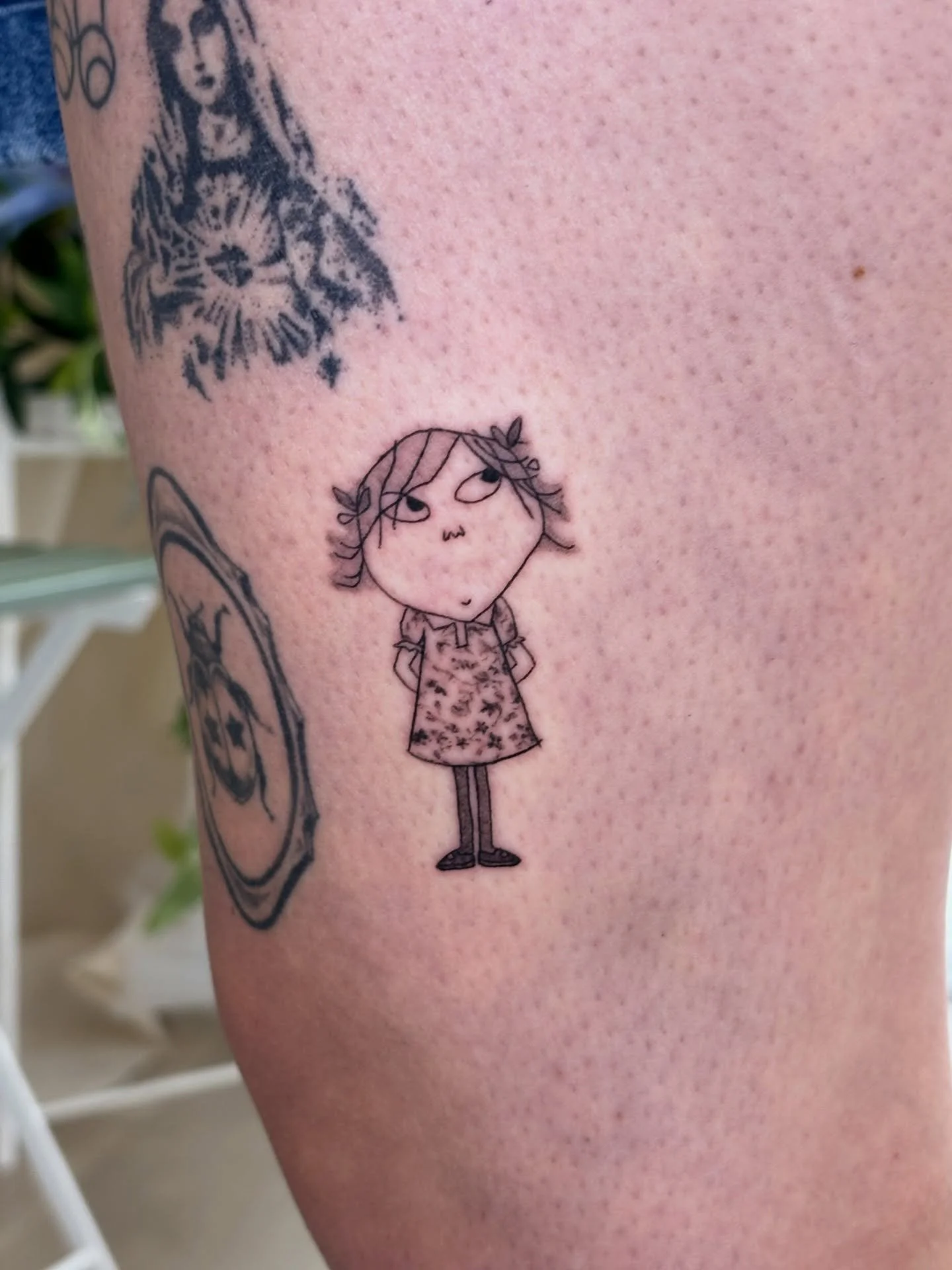 lola deserved two slides and an audio 💅

three more lovely little pieces added to Hayey&rsquo;s leg!! (ft 1+ year old healed ladybug and my ever first realism piece)

if anyone wants more charlie and lola tattoos i will give you my roomate&rsquo;s c