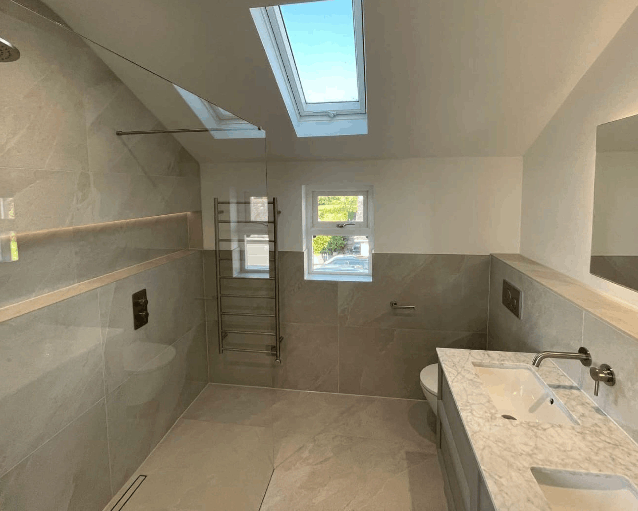 Wet Room vs Traditional Bathroom: What’s Right for You?