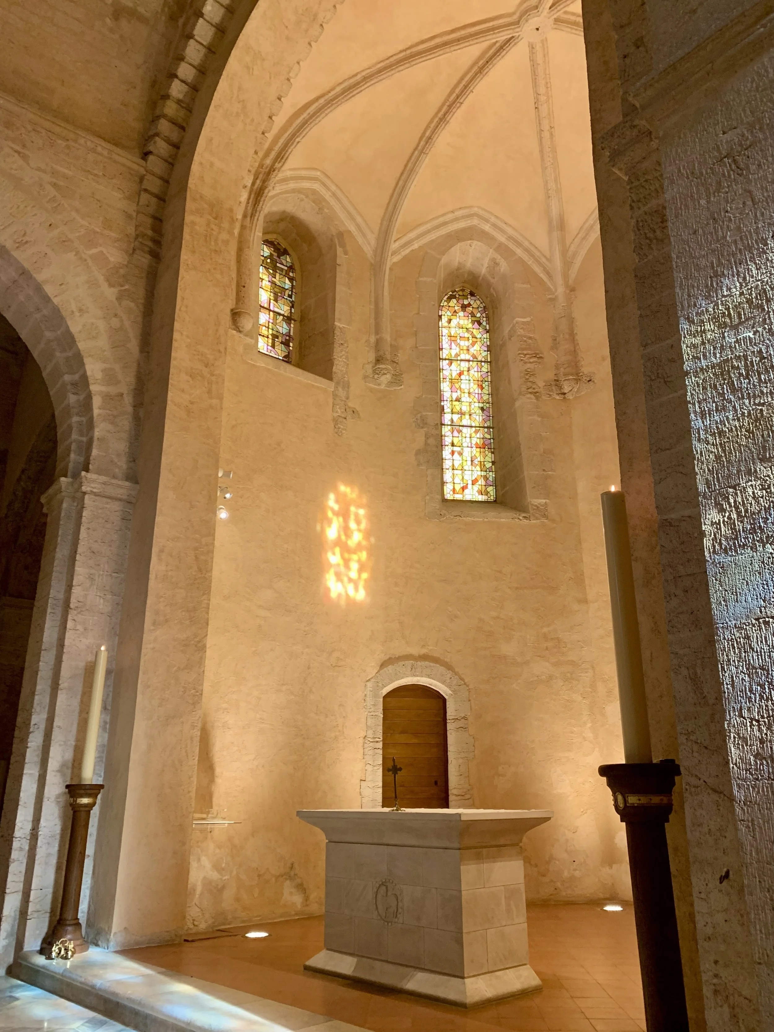 Obsèques à l'église : messe ou absoute, quelle différence ?