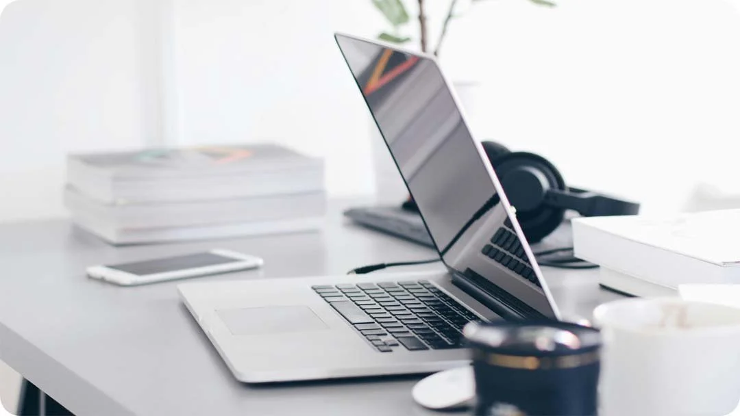 Checkliste für Unternehmen: Was brauchst du, bevor du einen Designer buchst? 🗒️