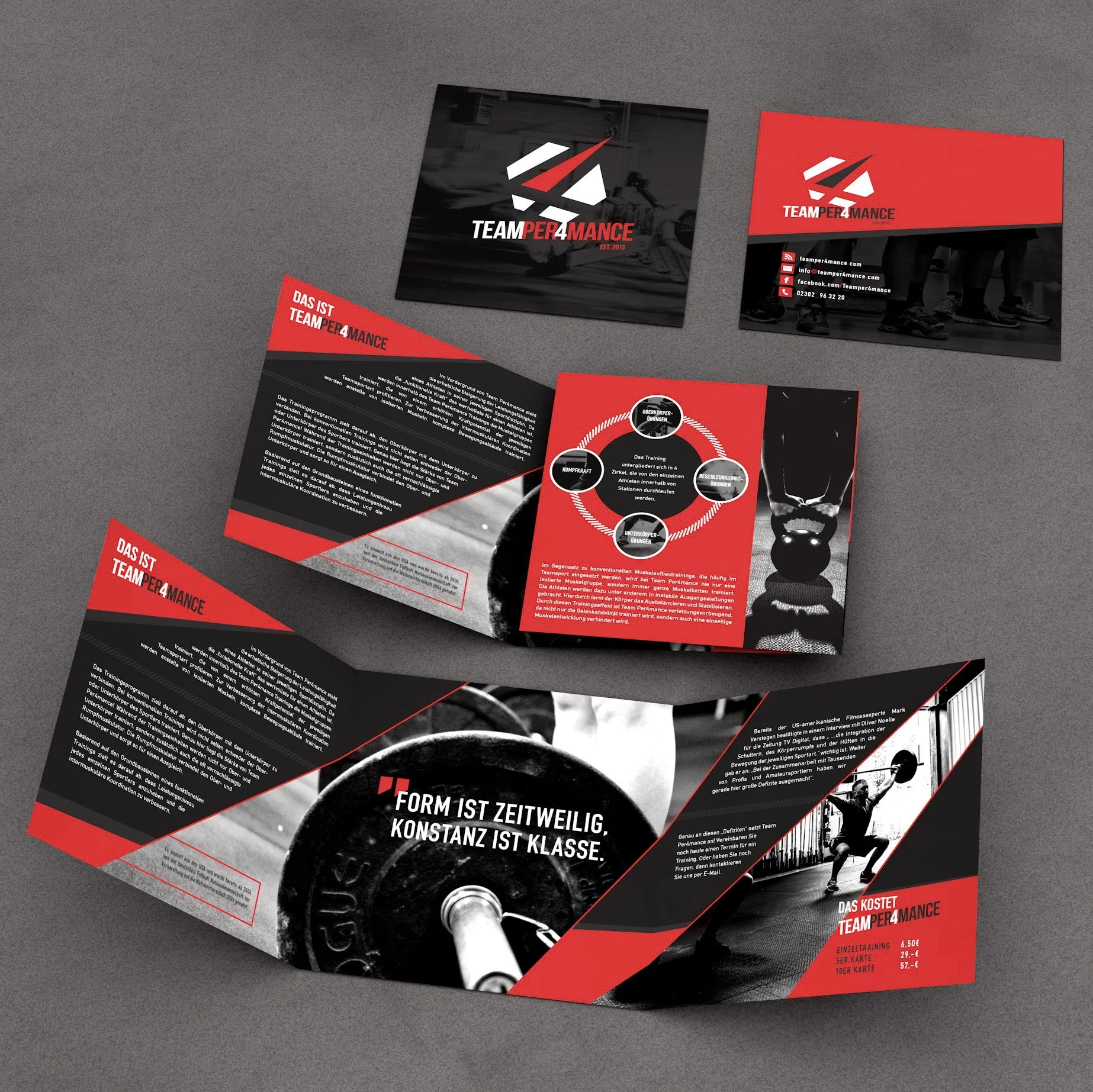 Mockup eines Faltflyers für TeamPer4mance. 6-seitig.