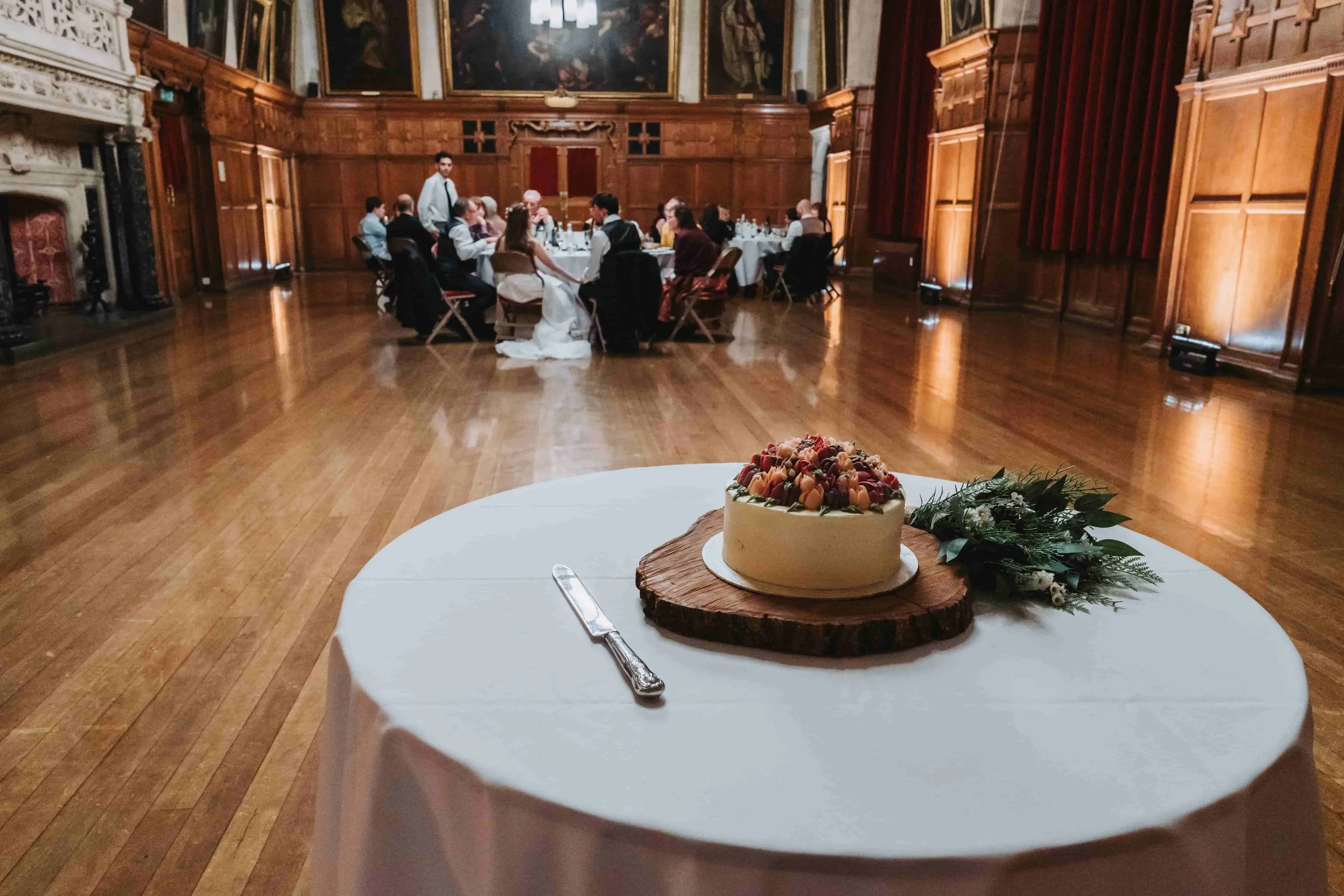 Documentary wedding photography inside the Assembly Room at Oxford Town Hall